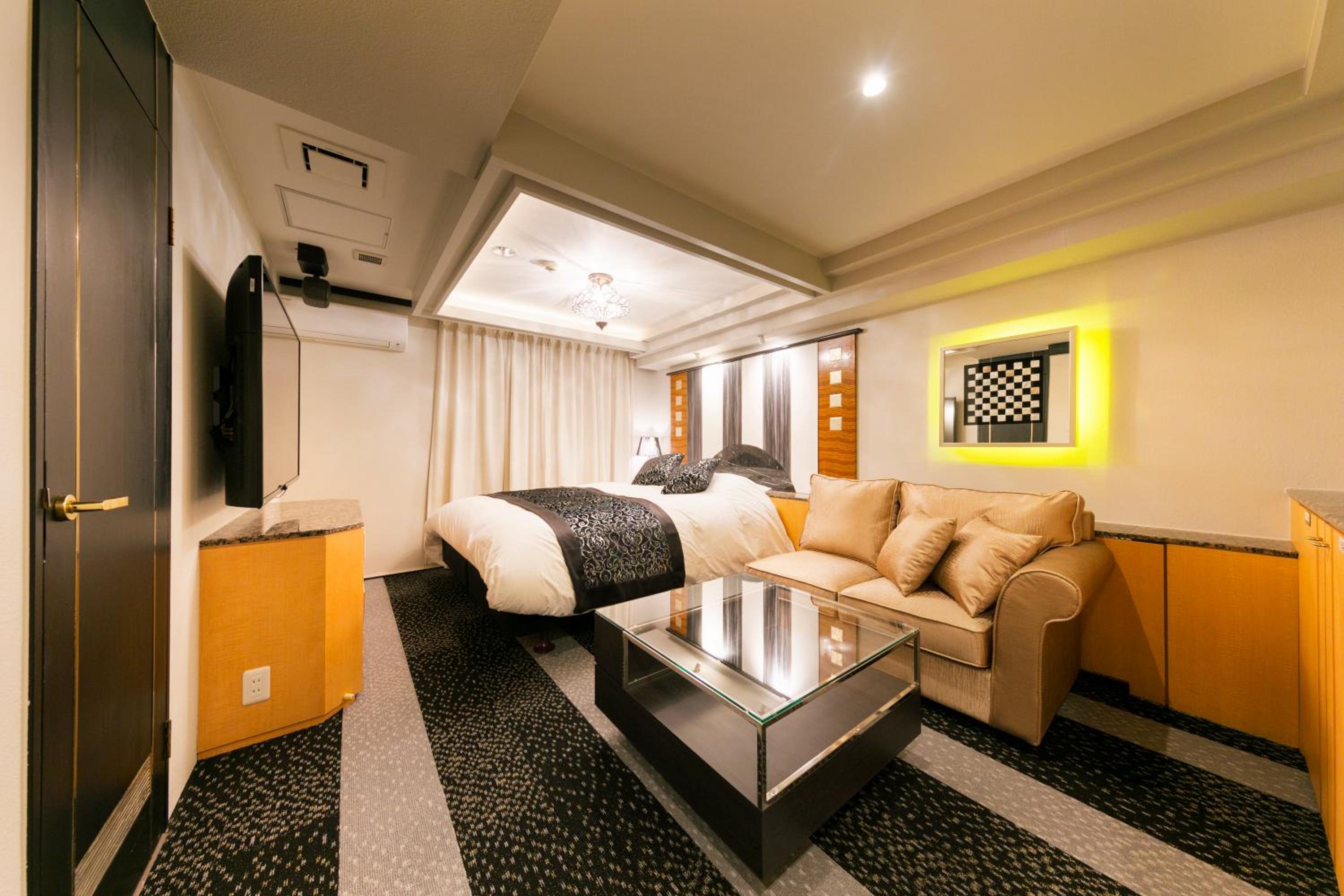 Standard Double Room - Photo 8