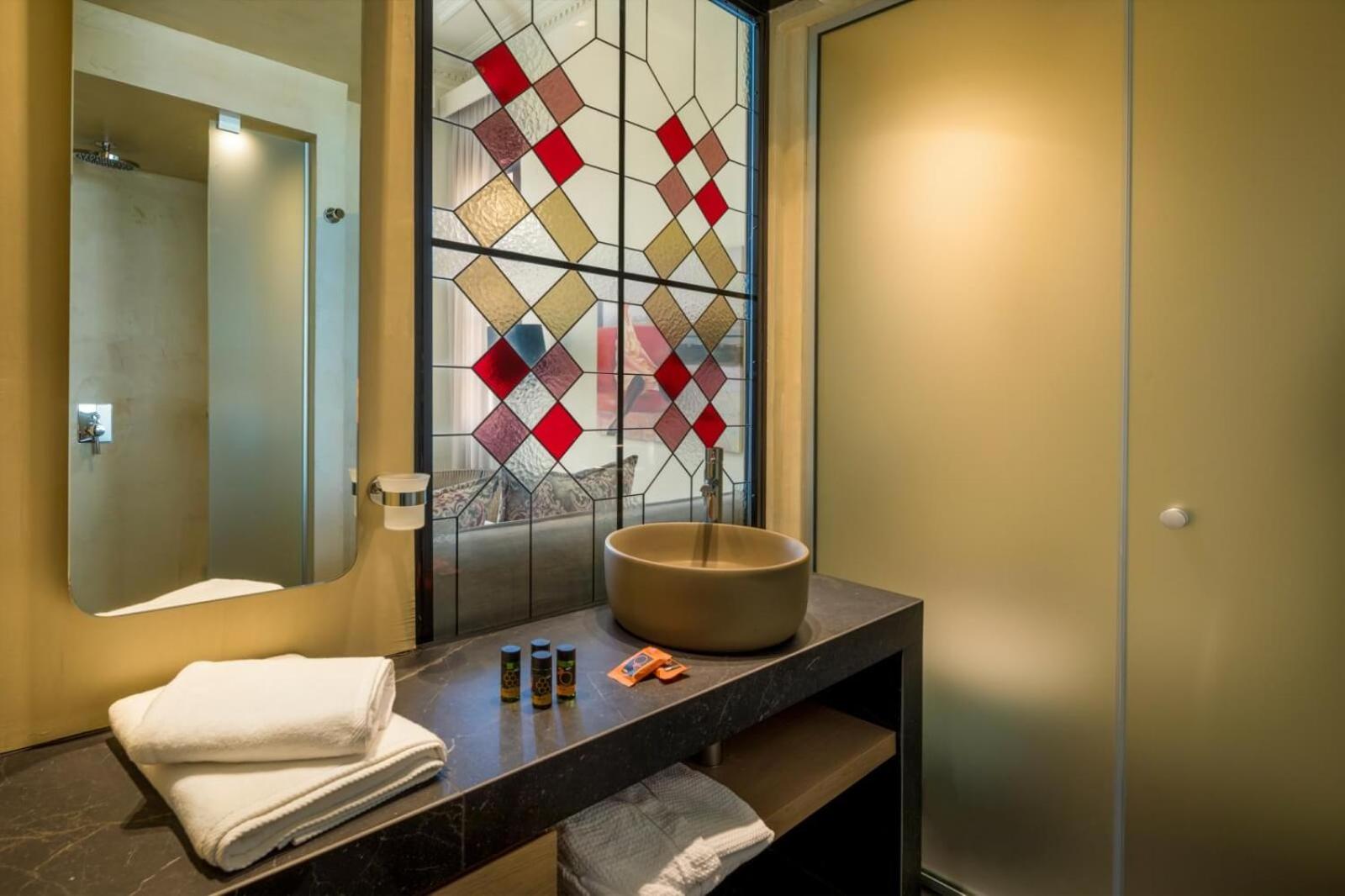 Budget Double Room - Photo 6