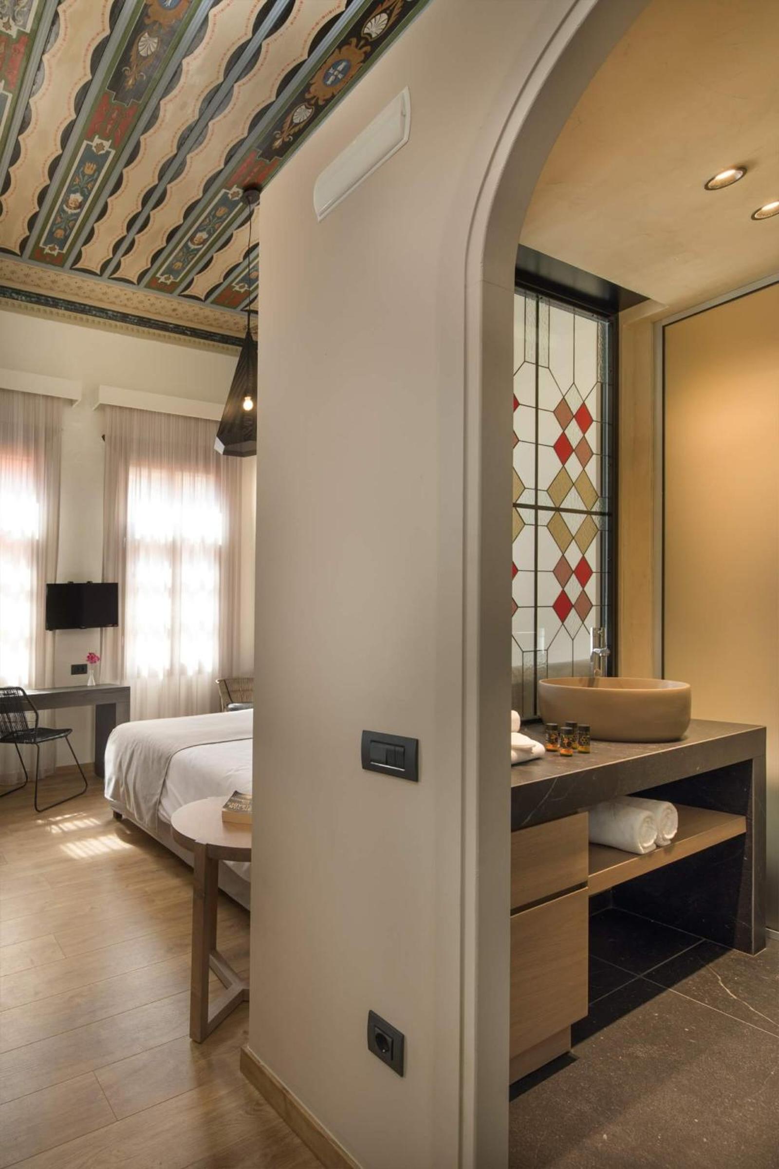 Budget Double Room - Photo 4