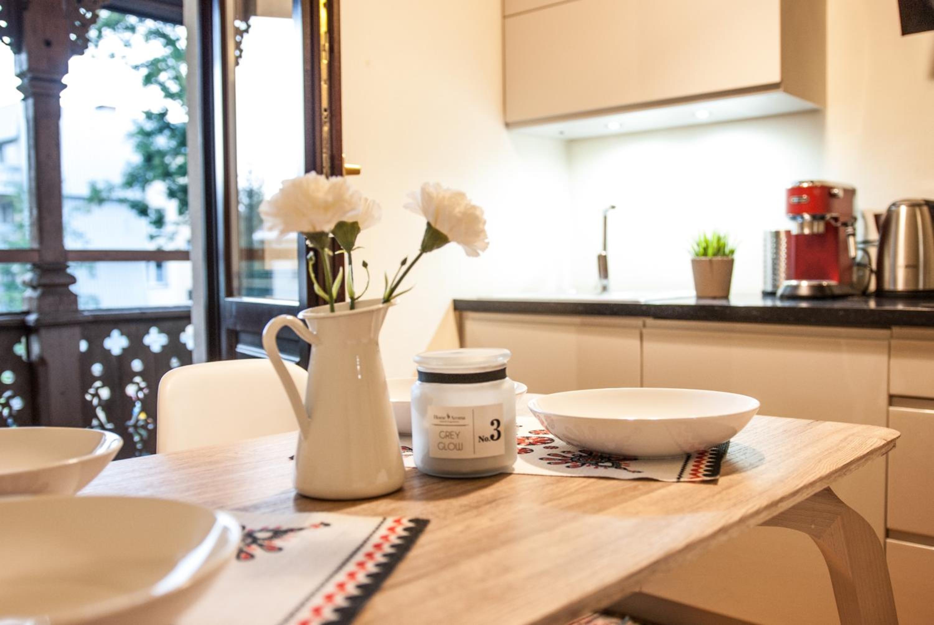 Apartment with Kitchenette and Balcony - Photo 9