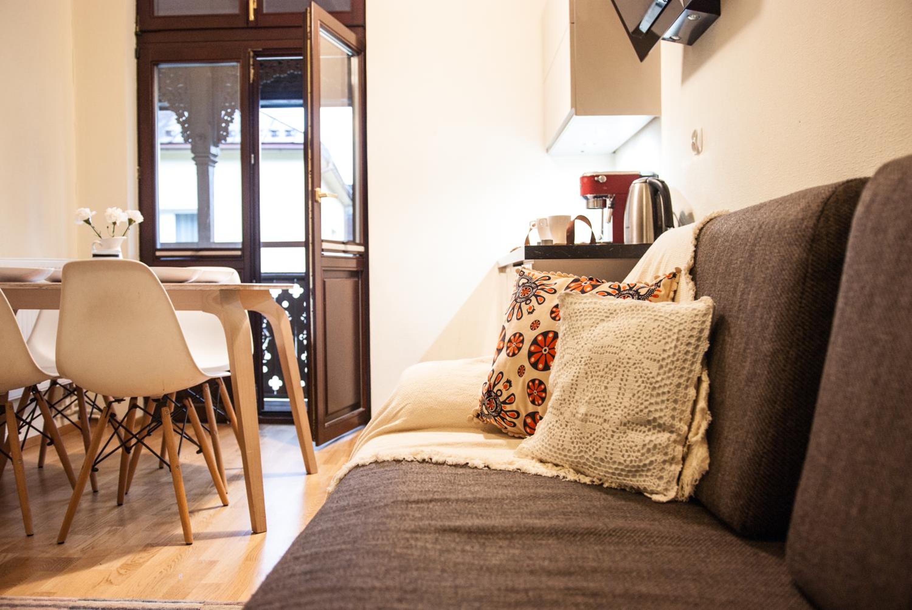 Apartment with Kitchenette and Balcony - Photo 3