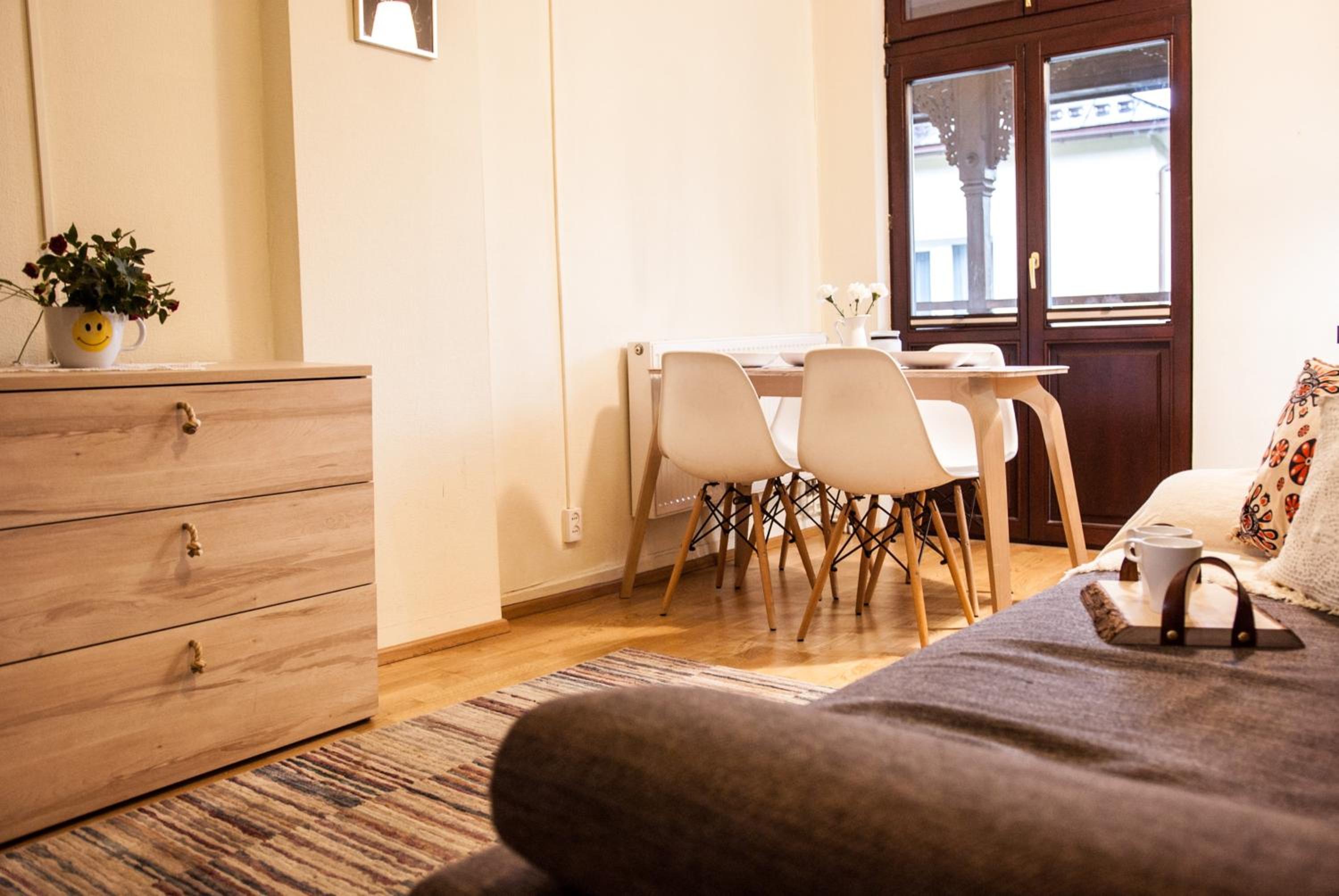 Apartment with Kitchenette and Balcony - Photo 16