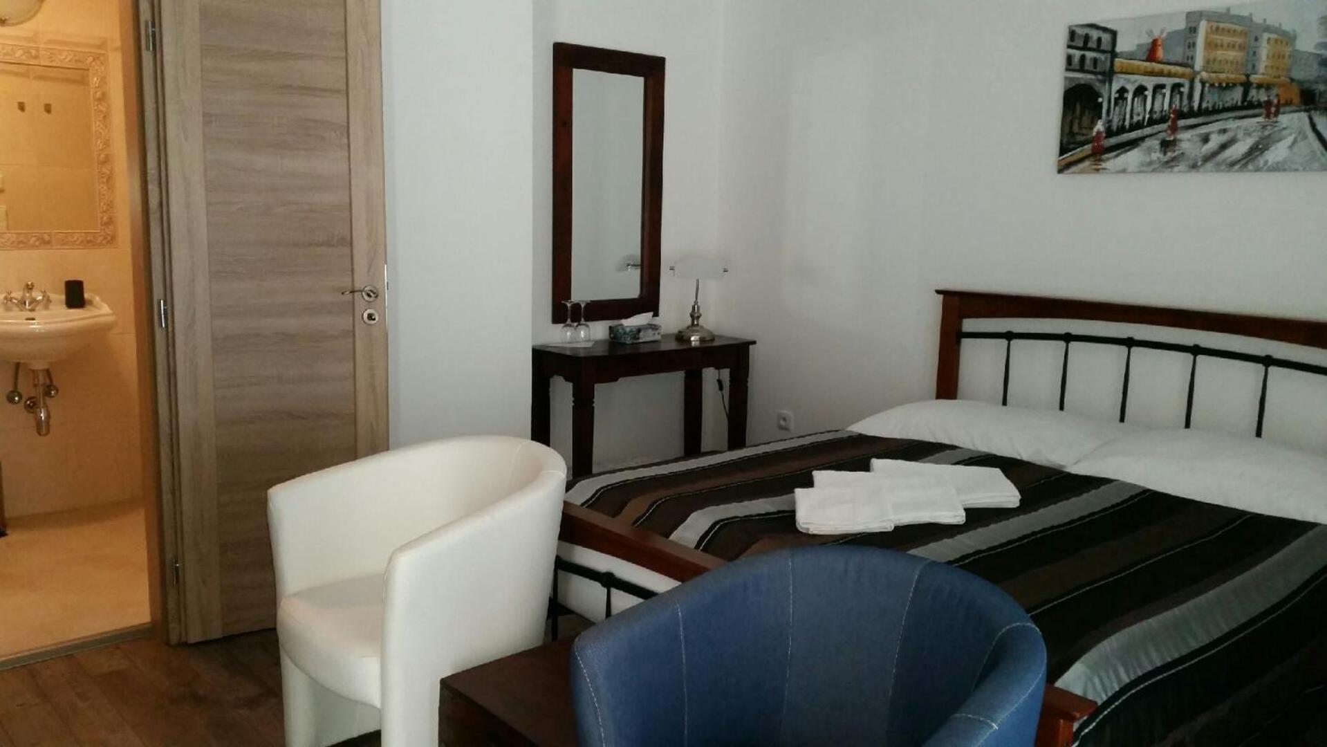 Double Room with Private Bathroom photo 1