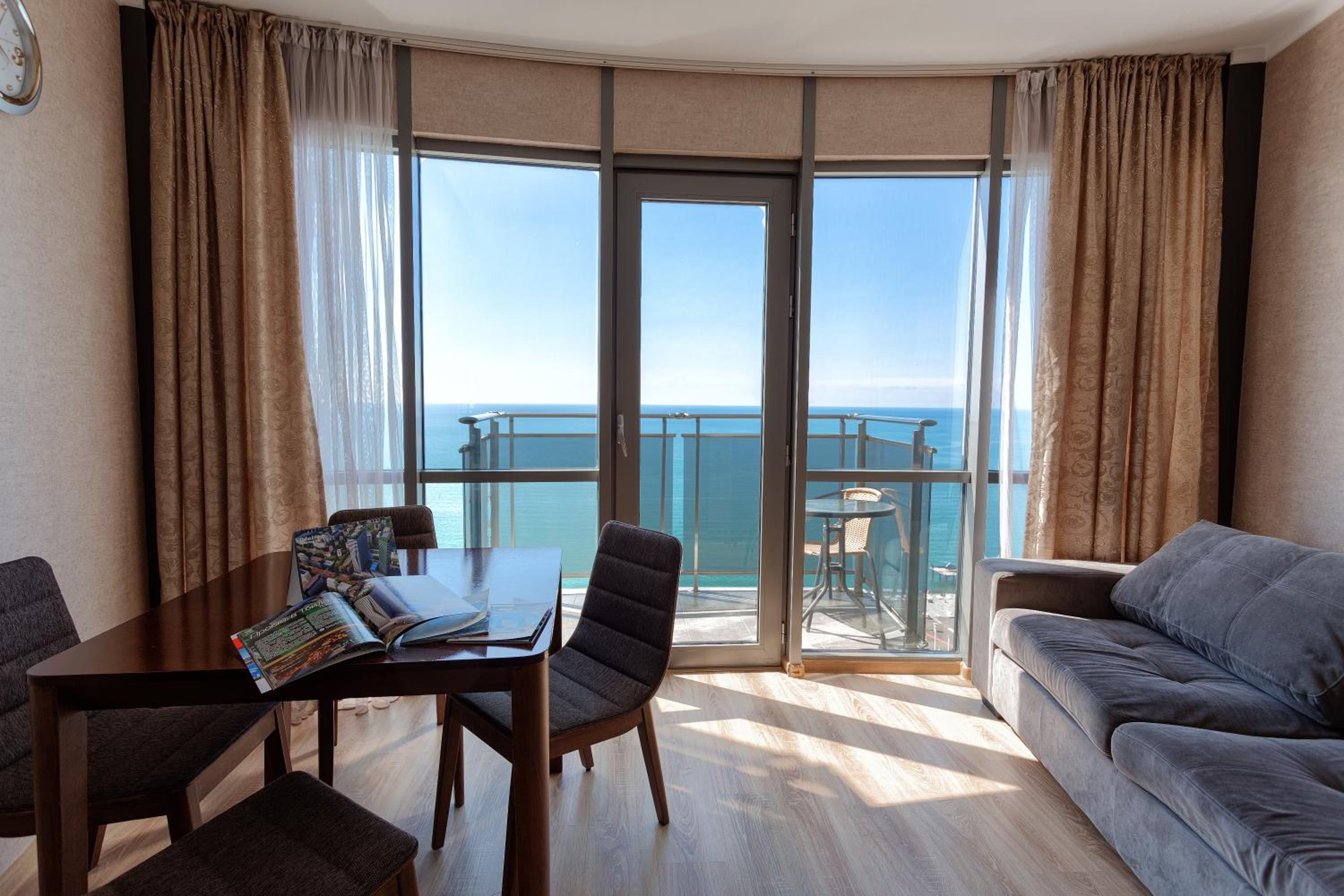 Apartment with Sea View - Photo 13