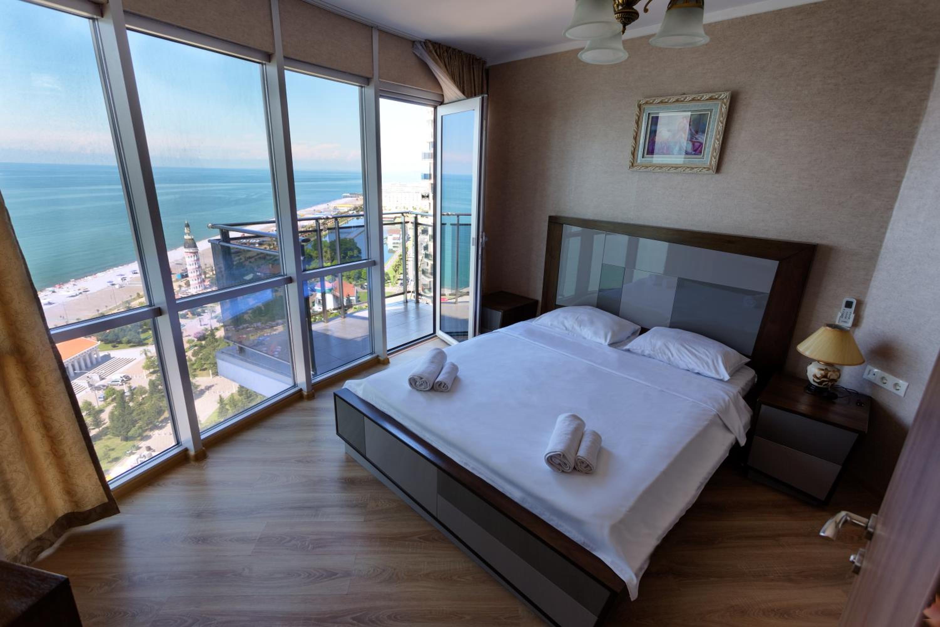 Apartment with Sea View - Photo 14