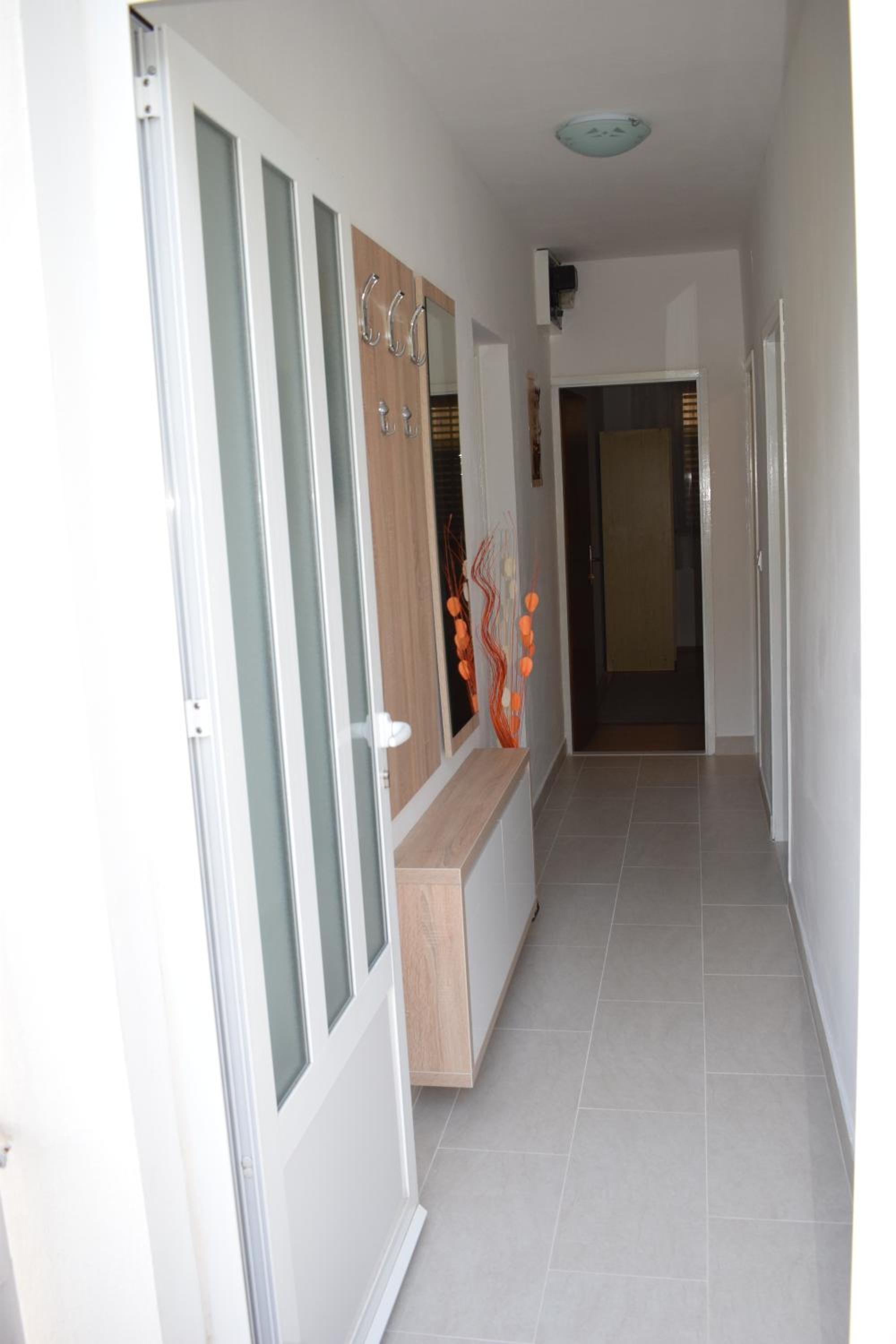 Apartment - Photo 4