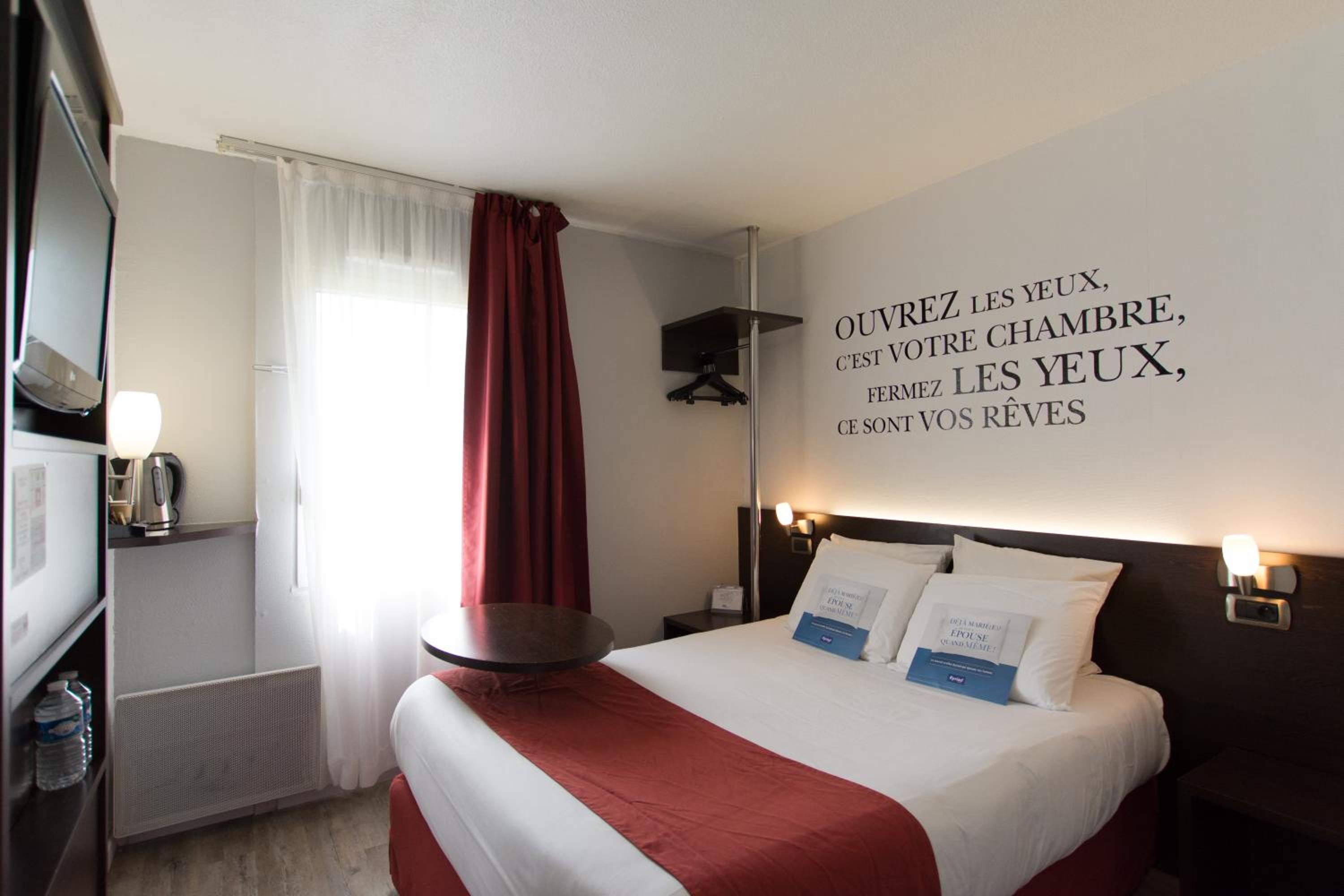 Double Room - Photo 18