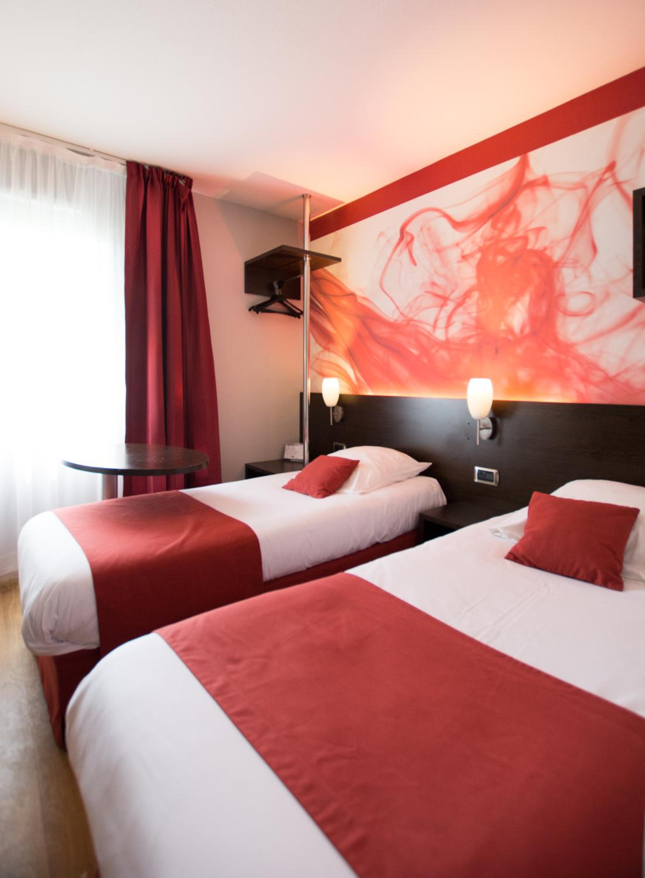 Twin Room - Photo 5