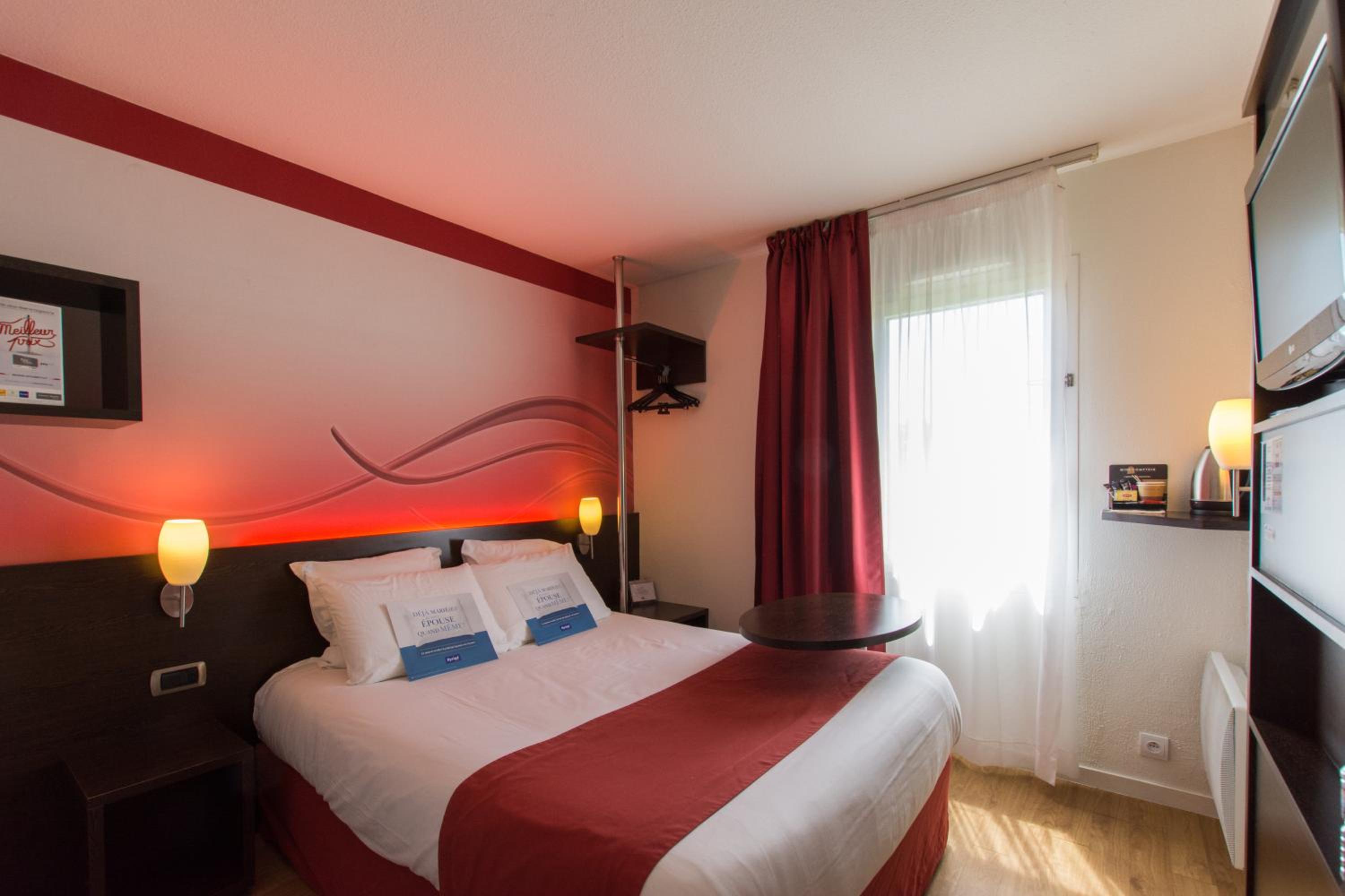 Double Room - Photo 16