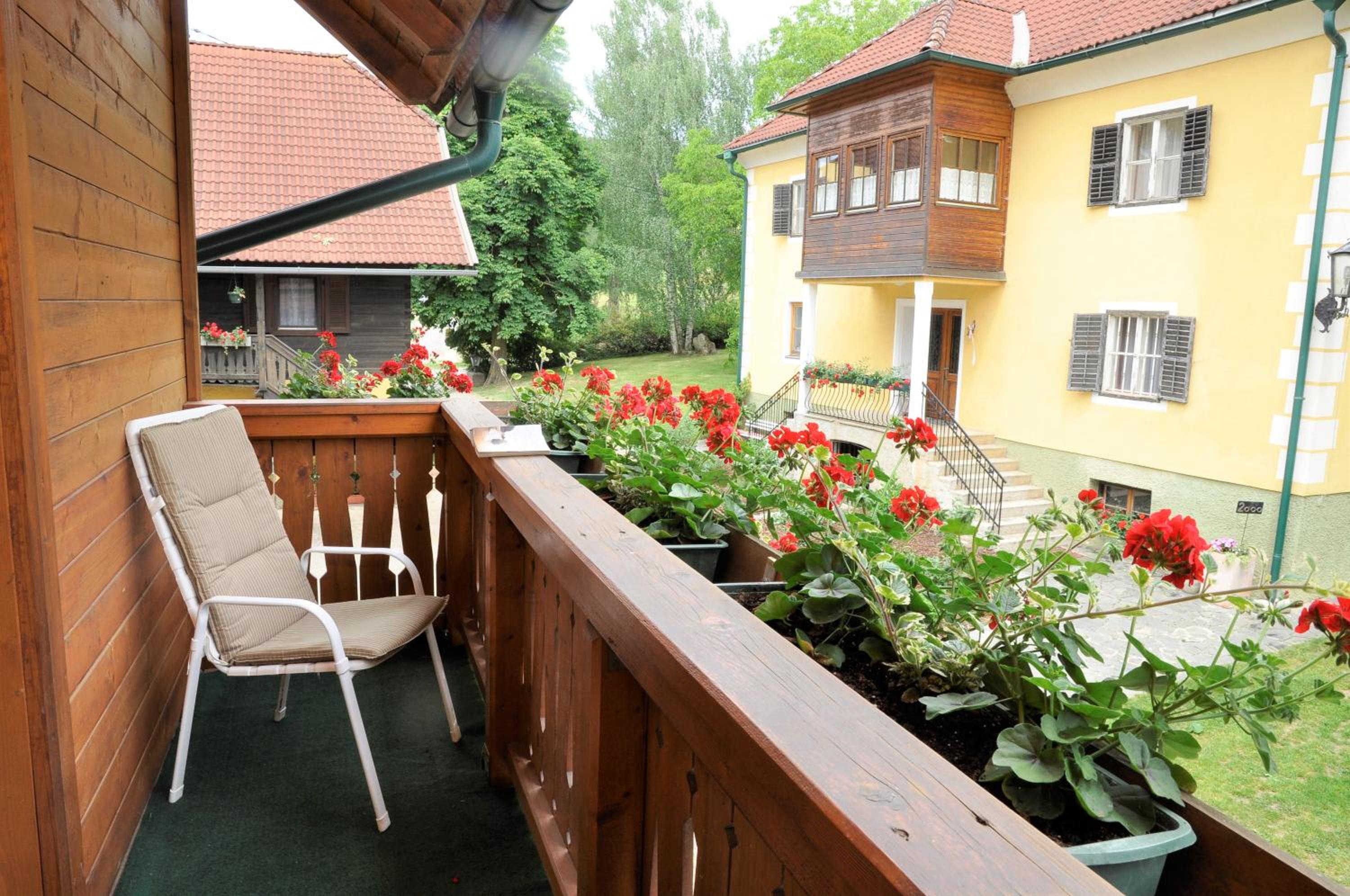 Apartment With Balcony photo 3