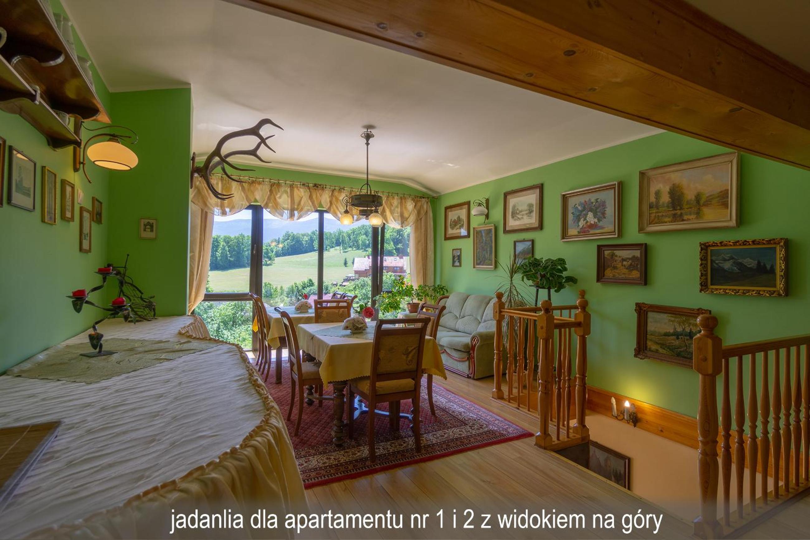 Apartment with Mountain View photo 3