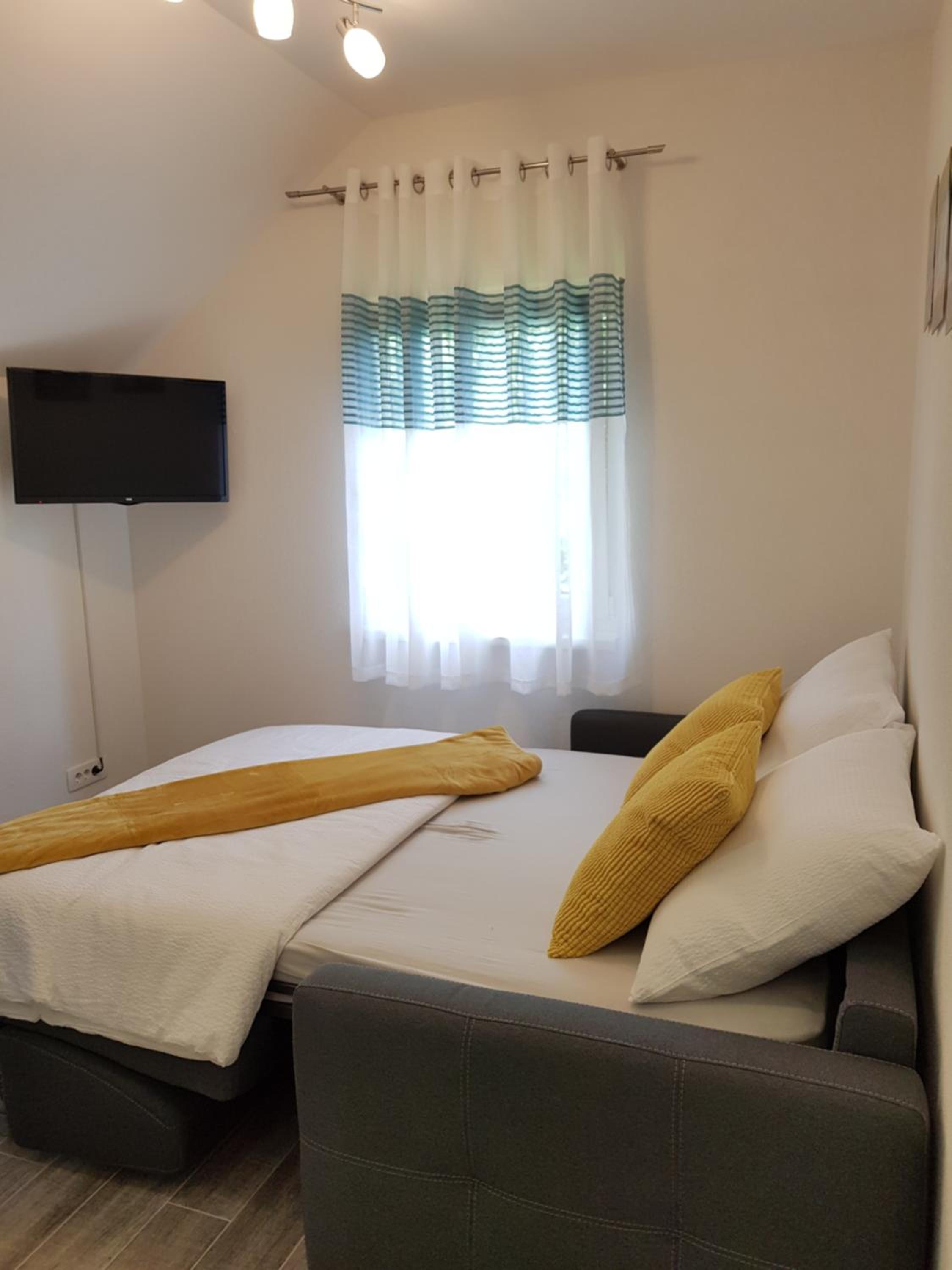 One-Bedroom Apartment - Photo 18