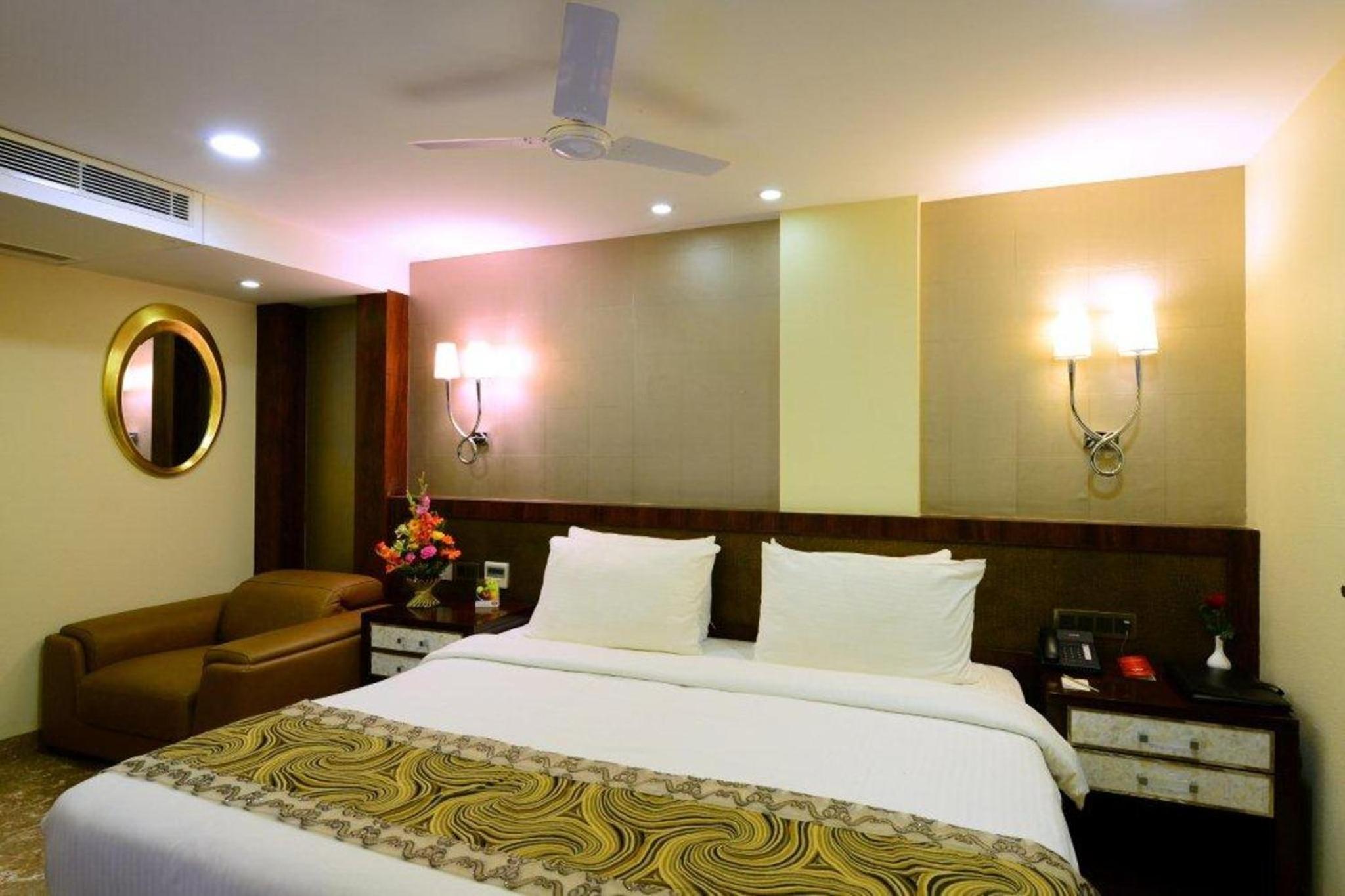 Standard King Room photo 3