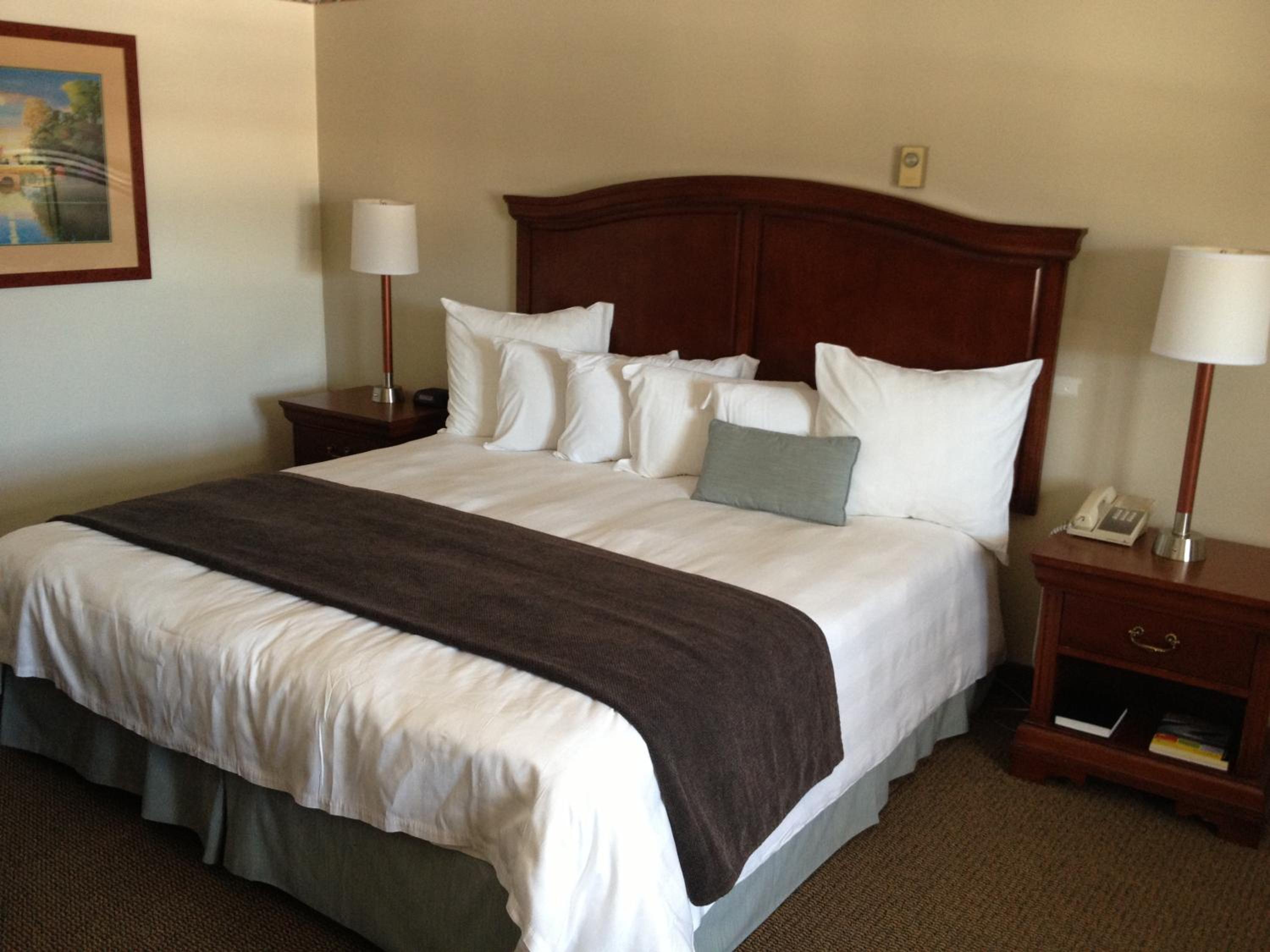 King Room with Sofa Bed - Photo 3