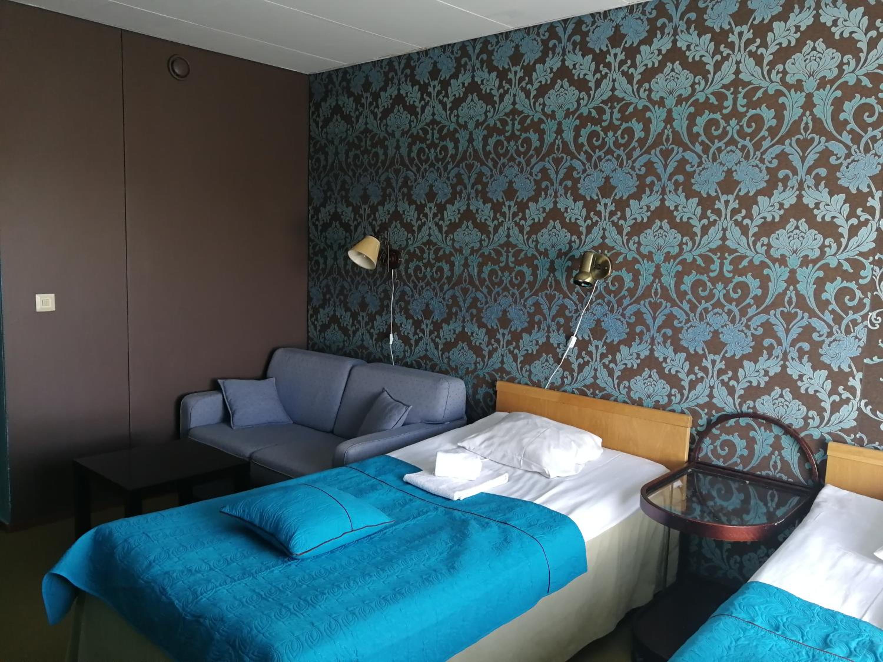 Standard Twin Room - Photo 8