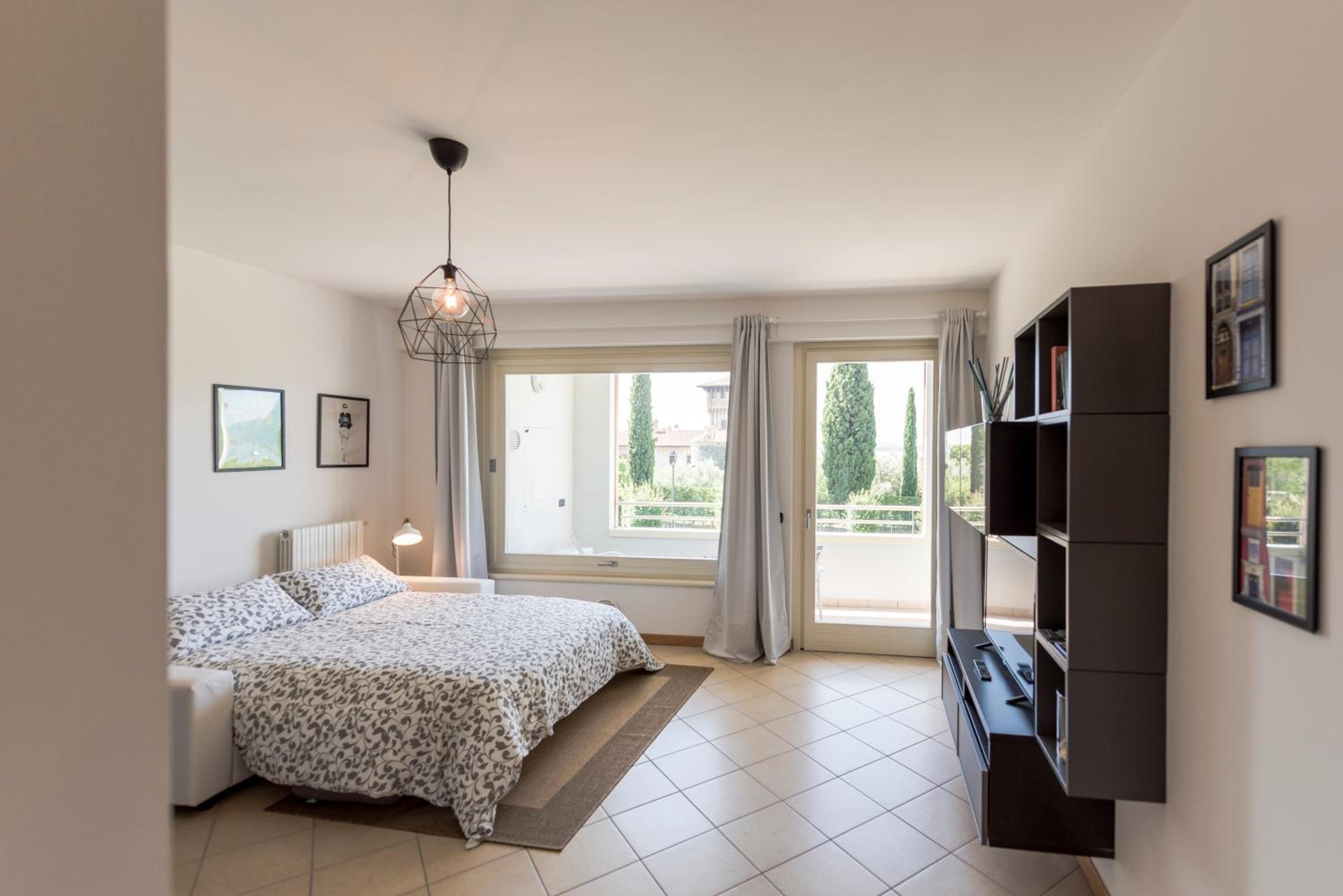 One-Bedroom House photo 2