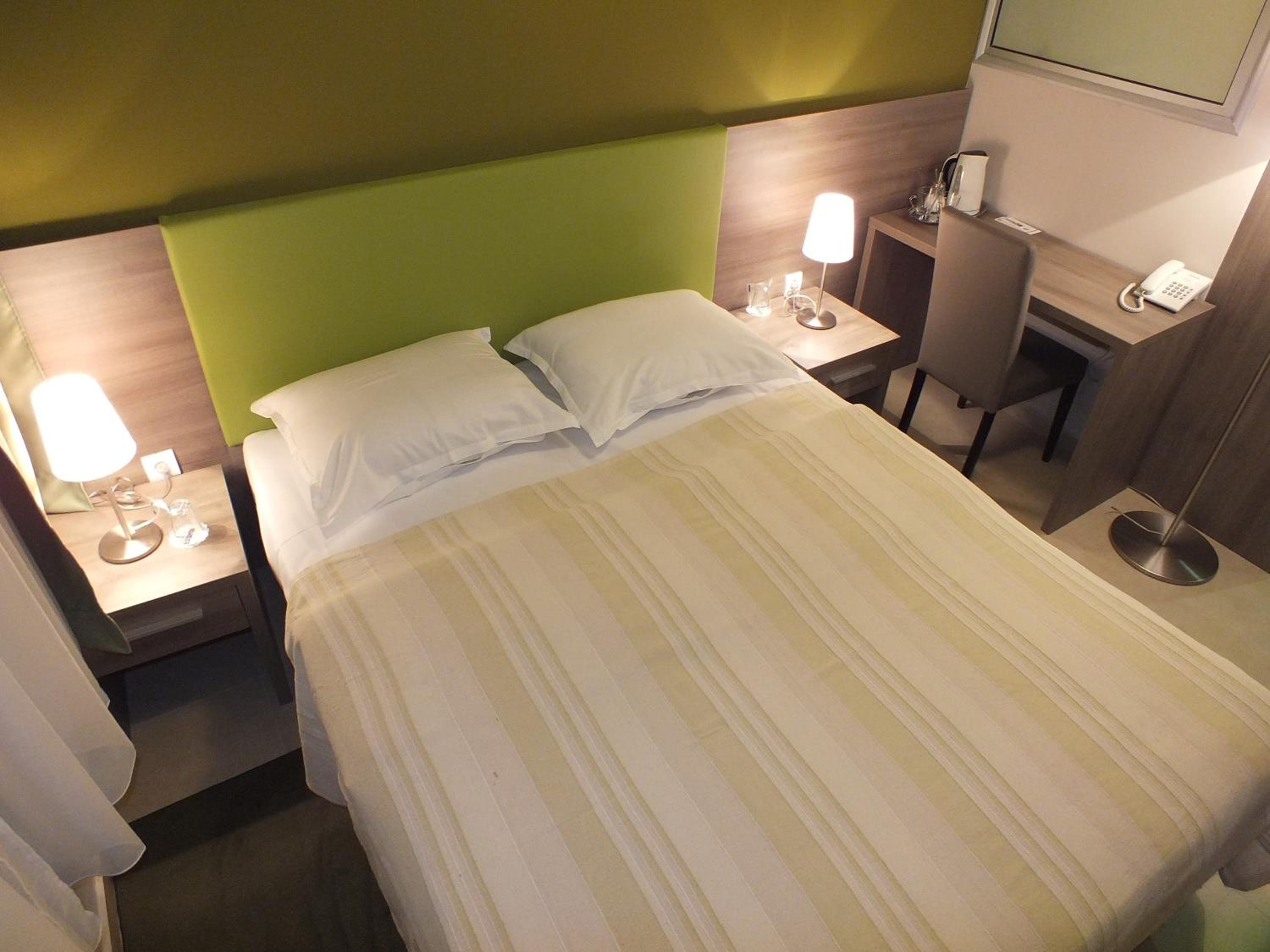 Double Room - Photo 3