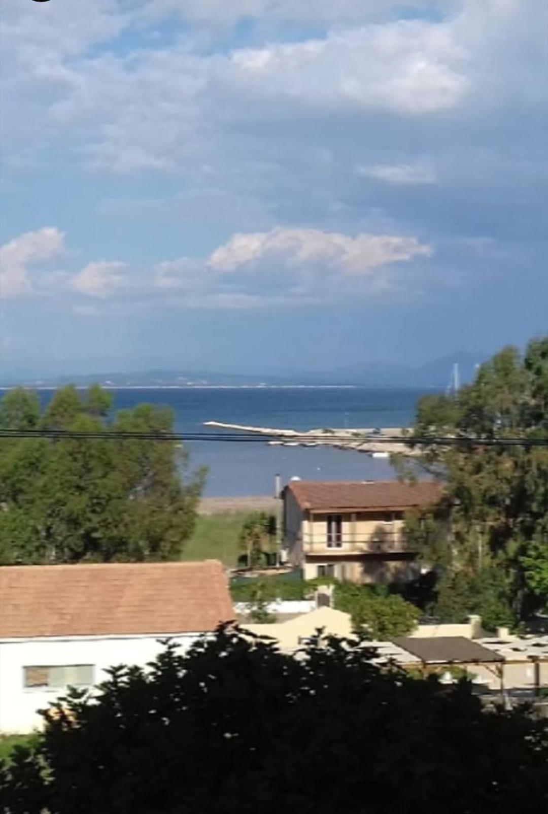 Standard Twin Room with Sea View - Photo 5