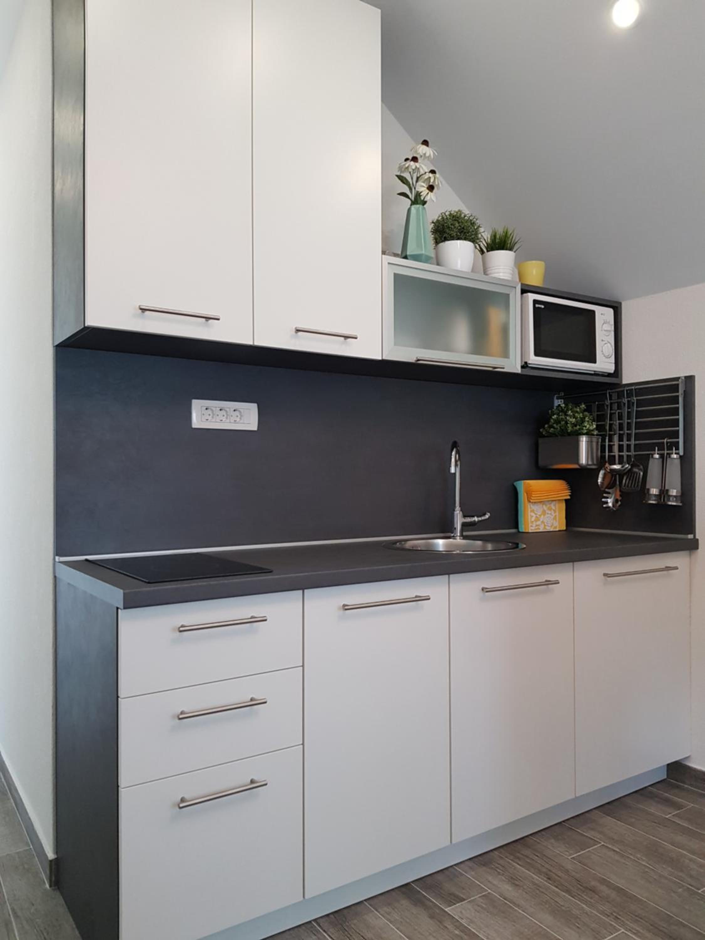 One-Bedroom Apartment - Photo 16