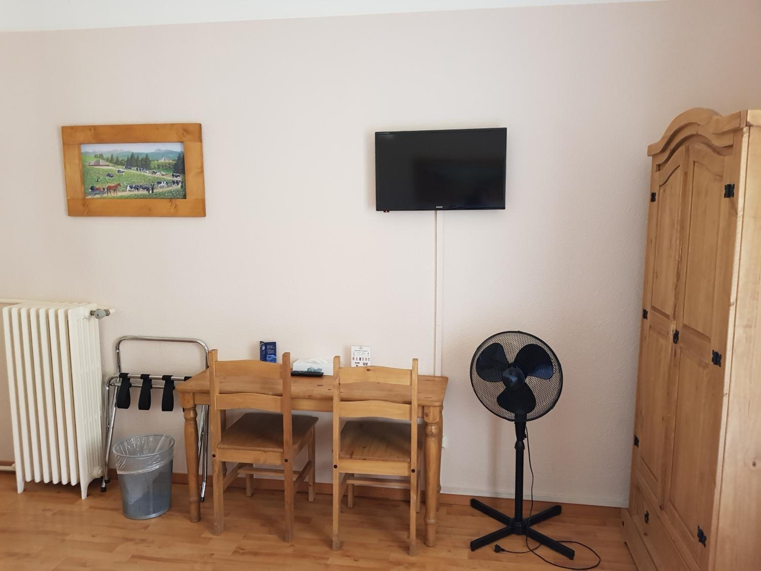 Twin Room - Photo 19