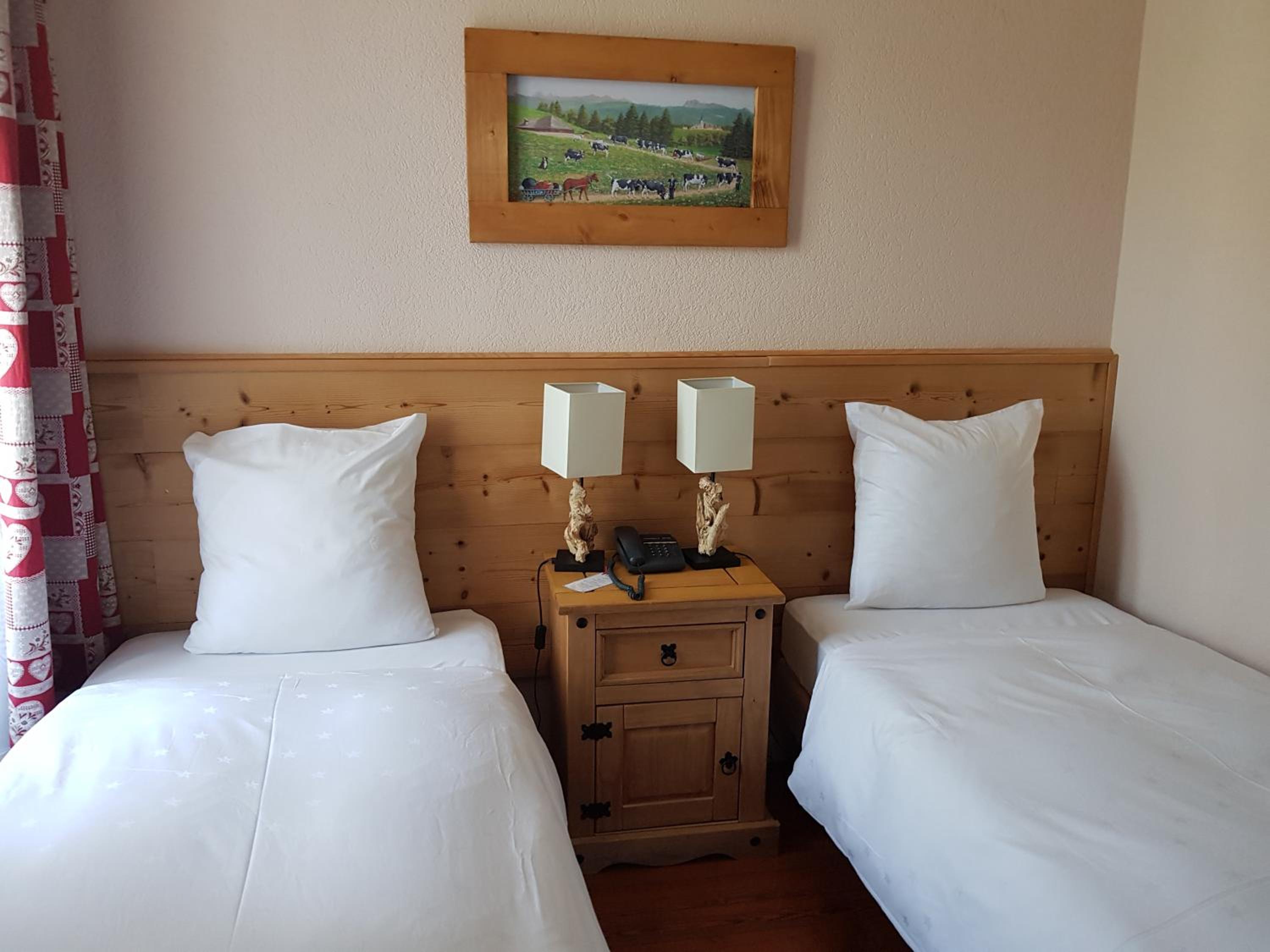 Twin Room - Photo 20