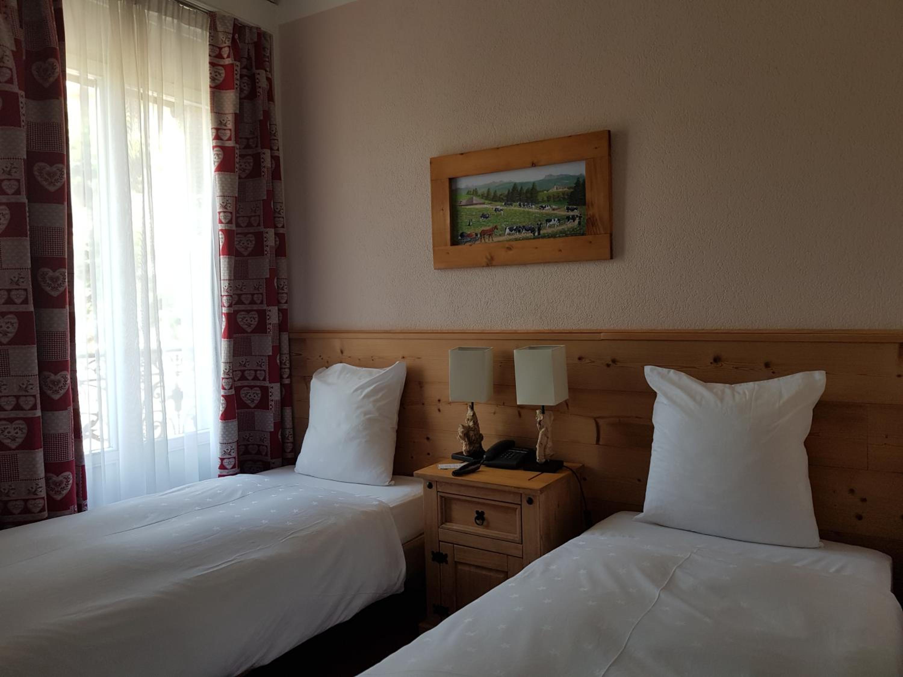 Twin Room - Photo 13