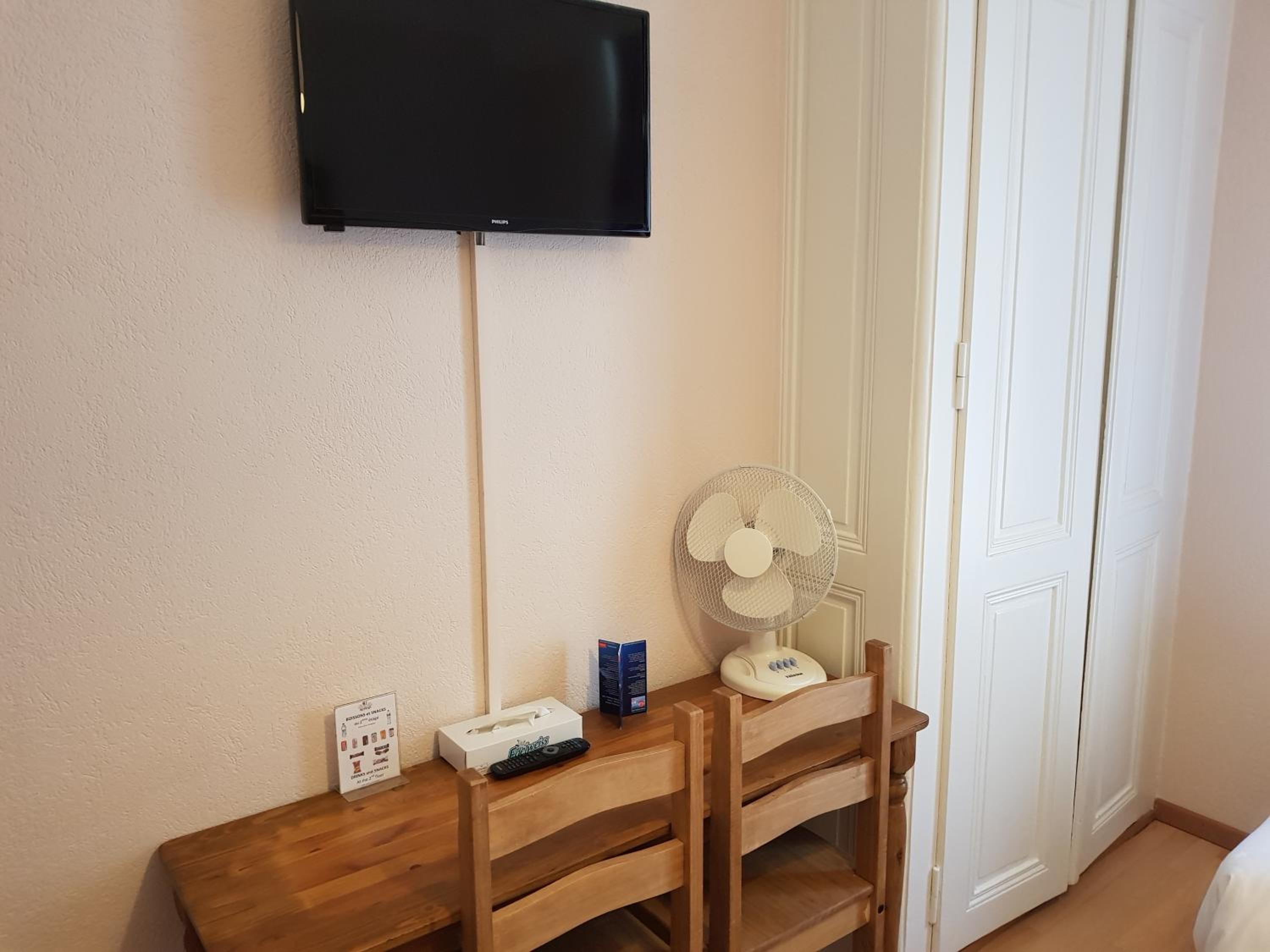 Double Room - Photo 2
