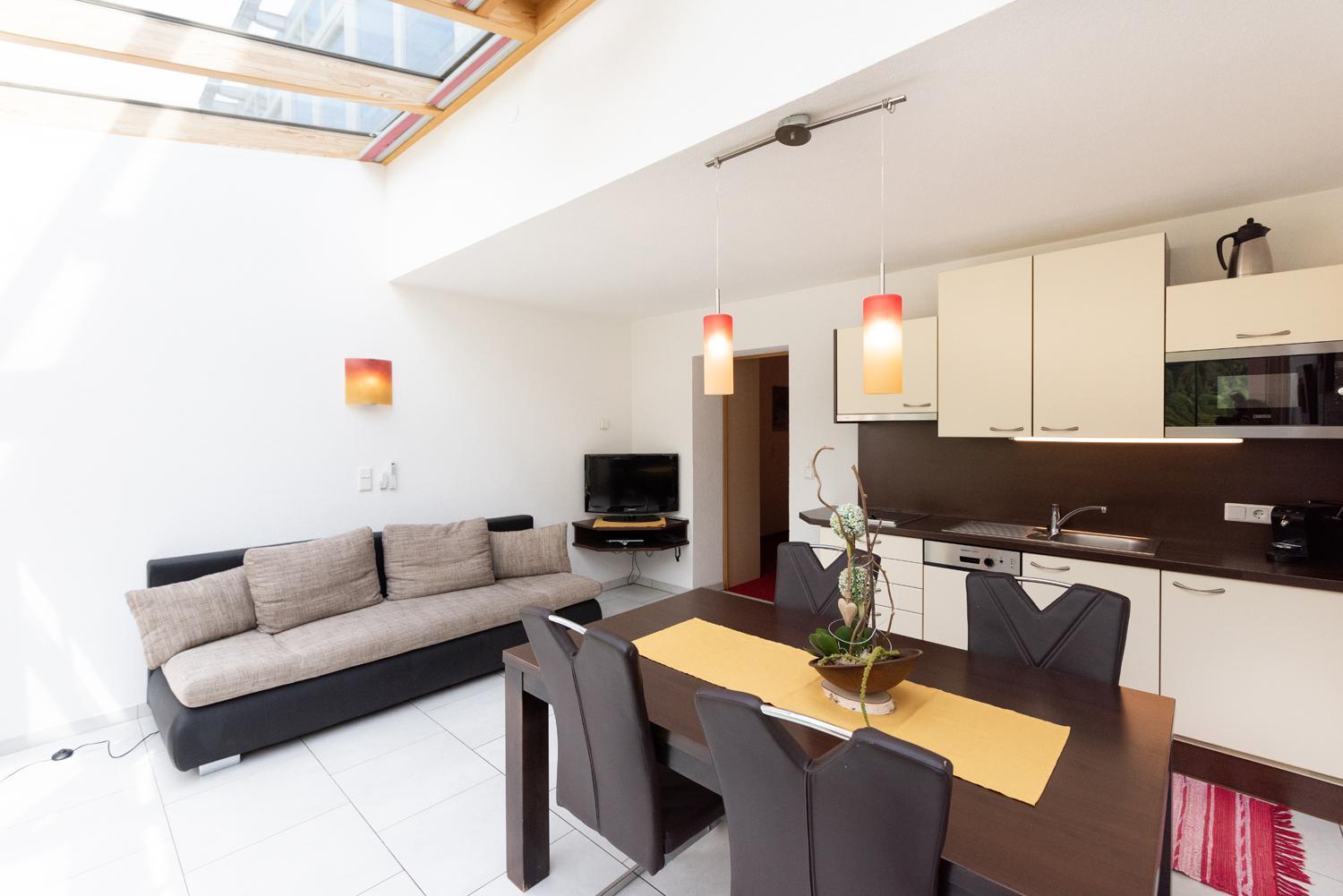 Apartment with Terrace - Photo 4