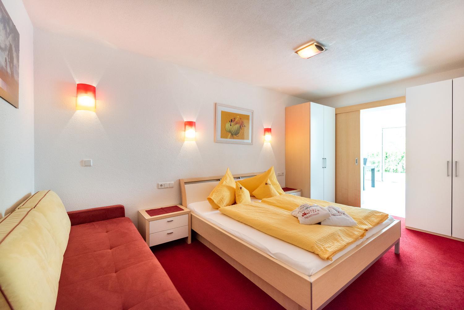 Apartment with Terrace - Photo 3