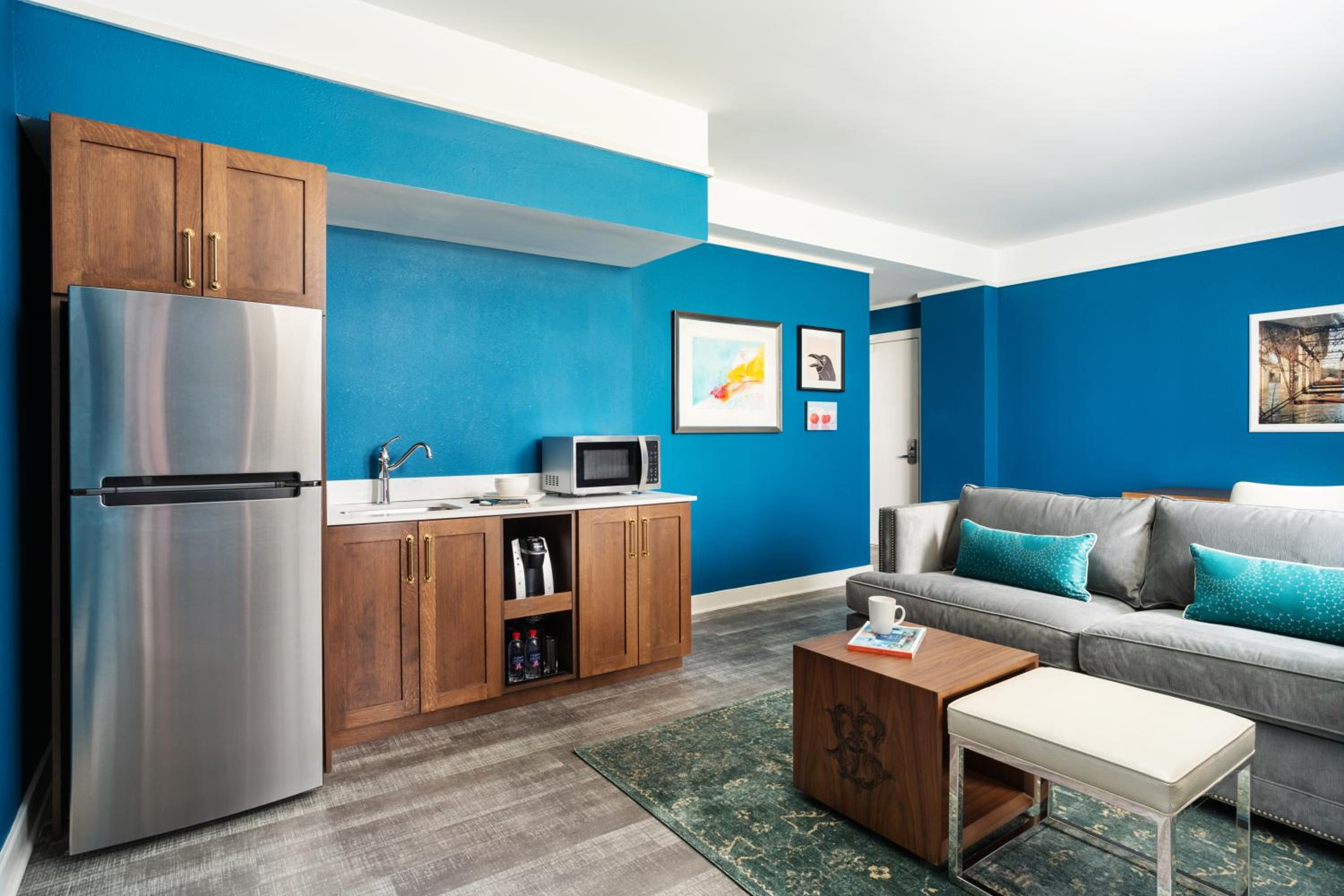 Homey King Suite - Accessible - Photo 5