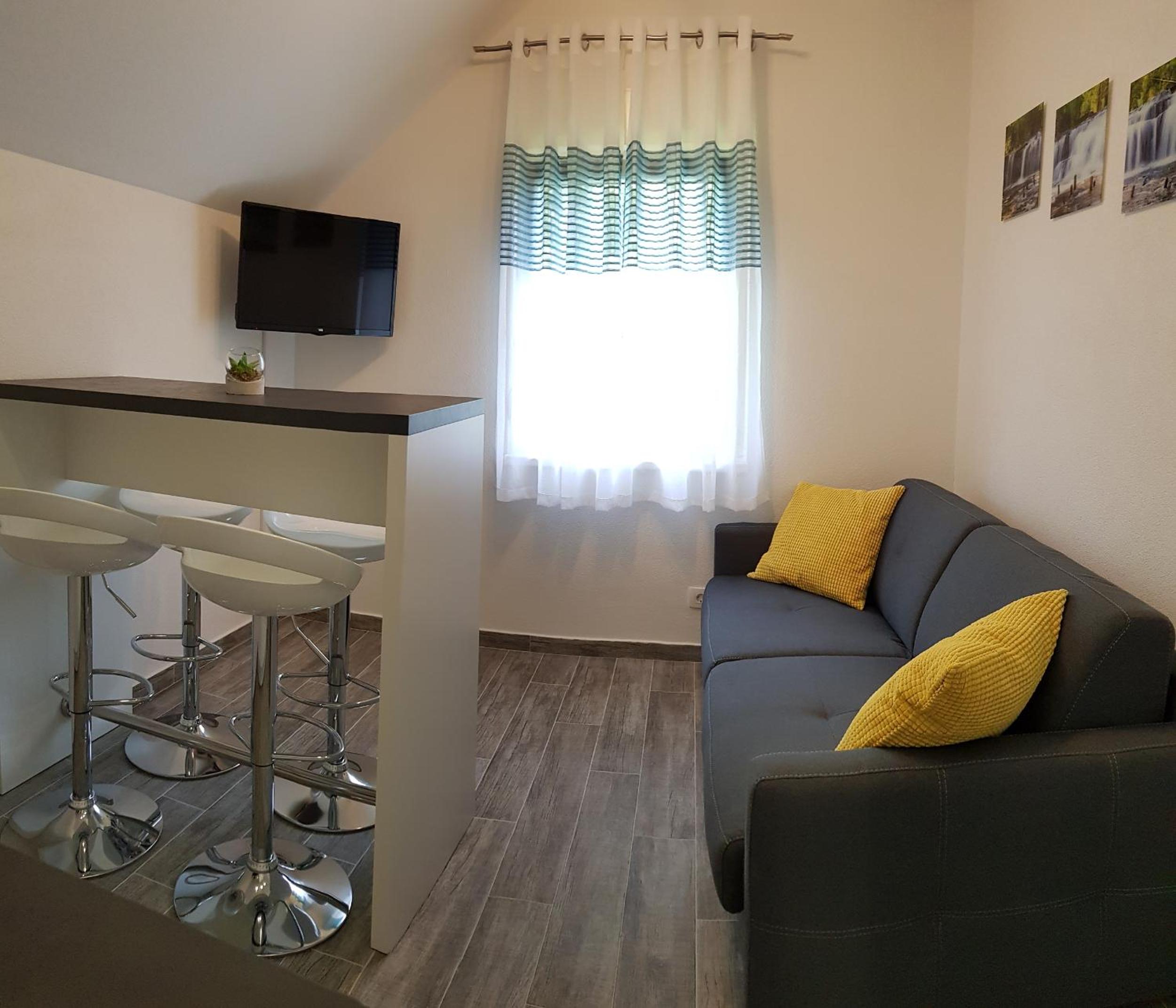 One-Bedroom Apartment - Photo 1