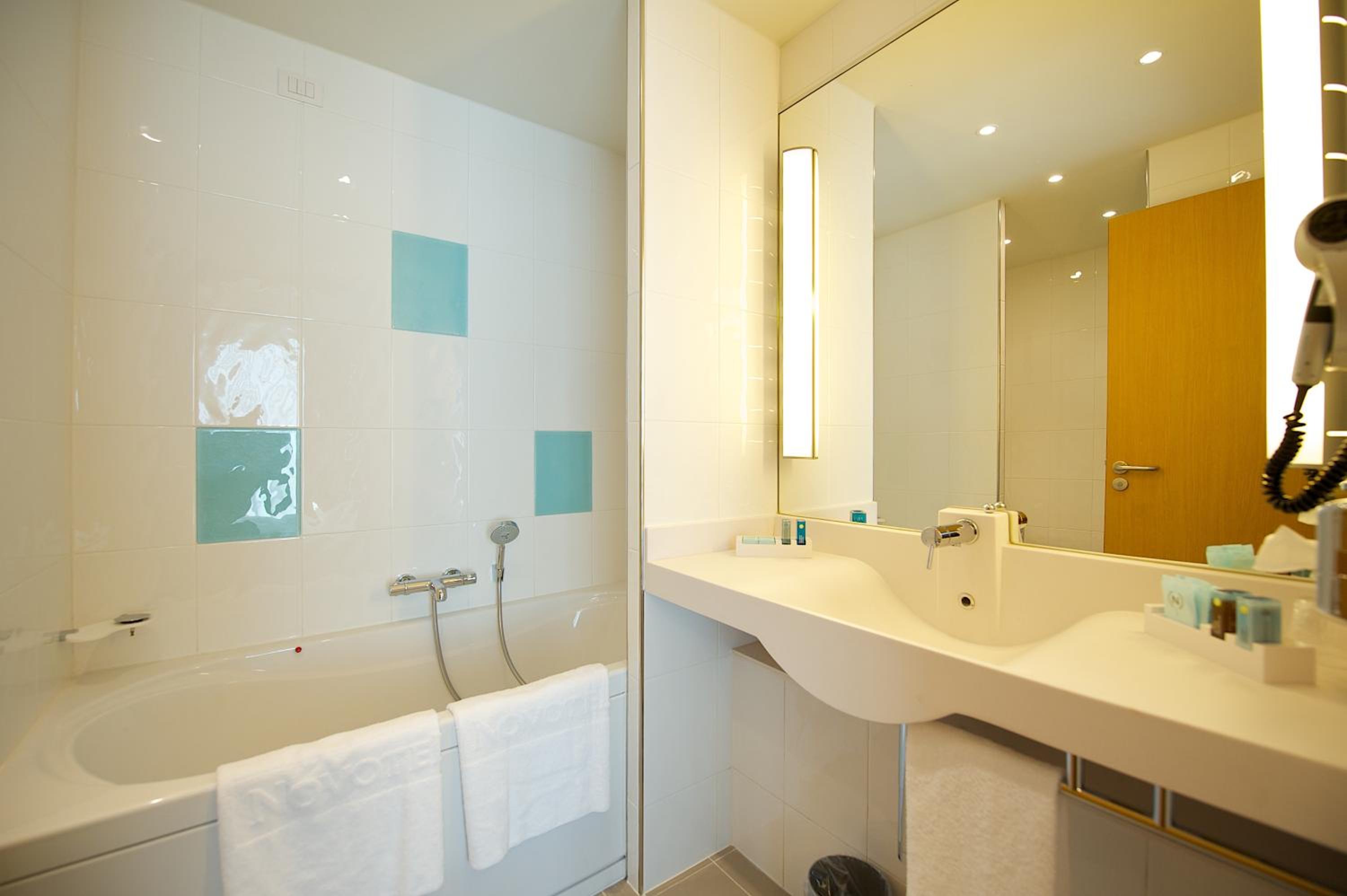 Superior Twin Room - Photo 4