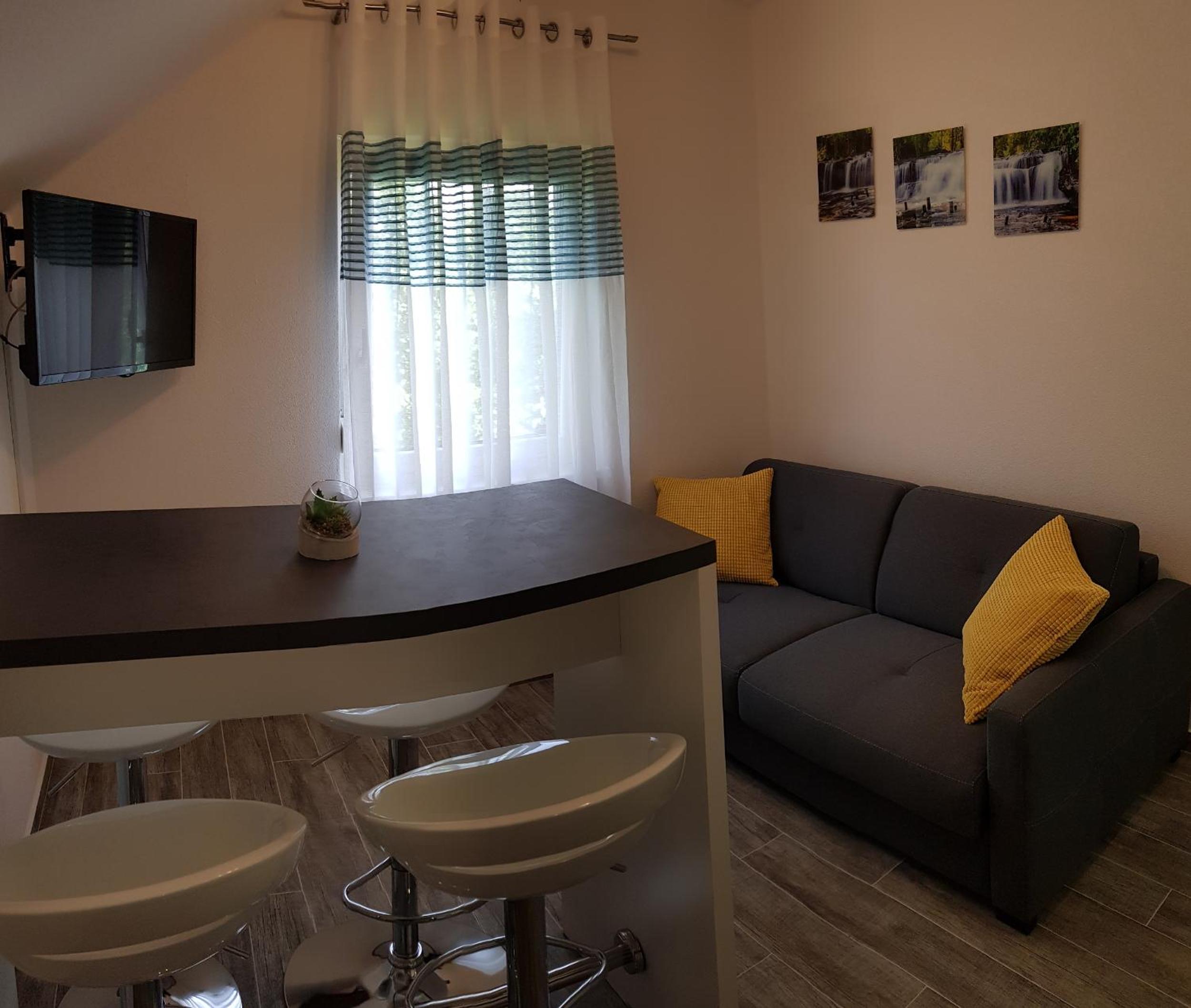 One-Bedroom Apartment - Photo 15