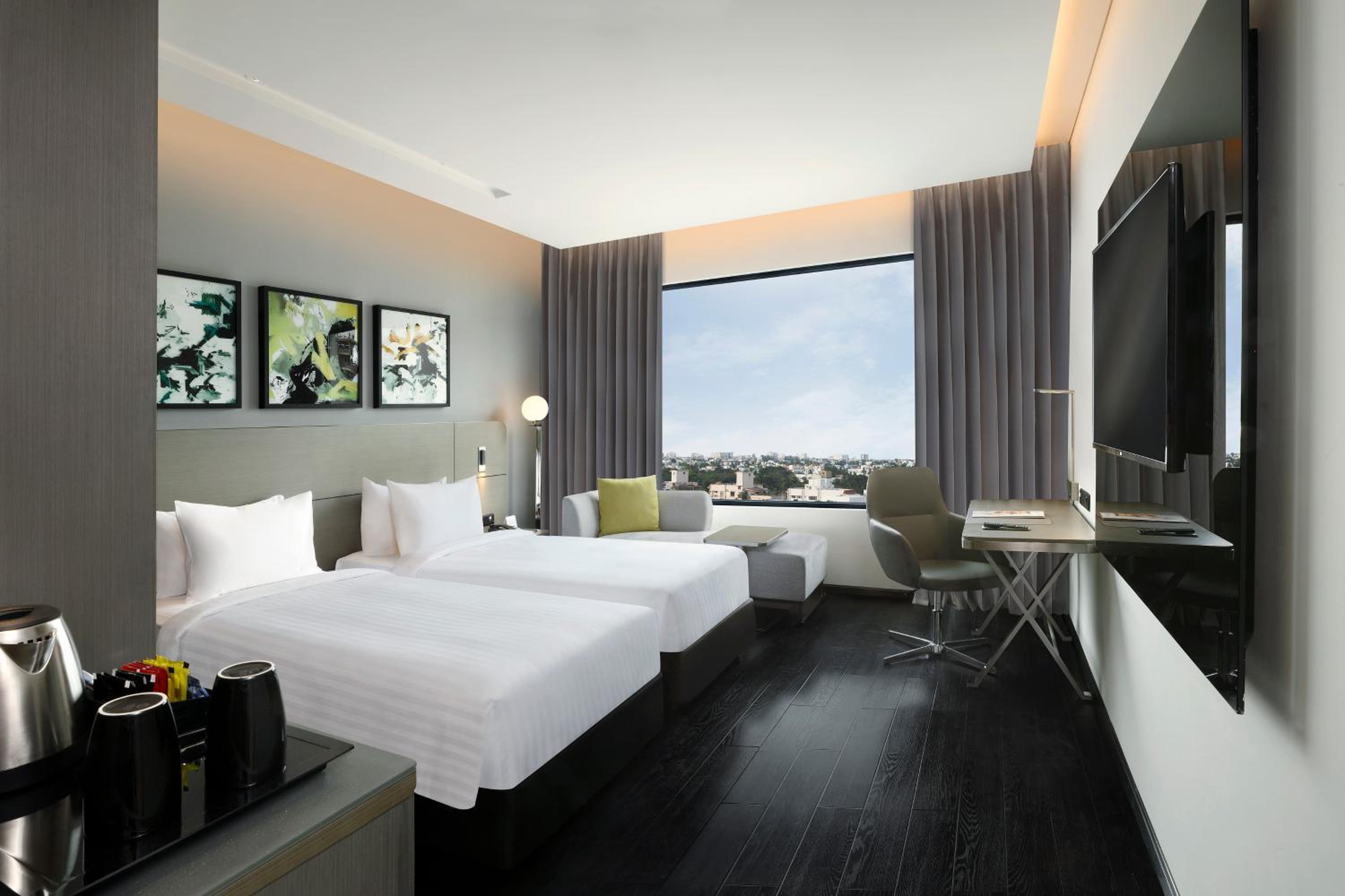 Superior Room with Two single beds - 25% off on Food & Soft Beverages at Coffee Shop