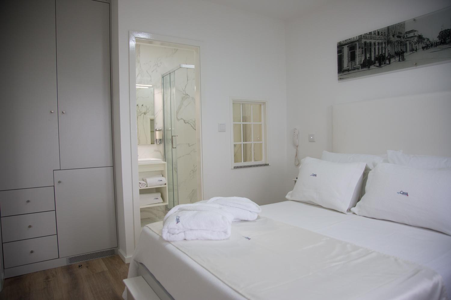 Double Room with Sea View - Photo 6