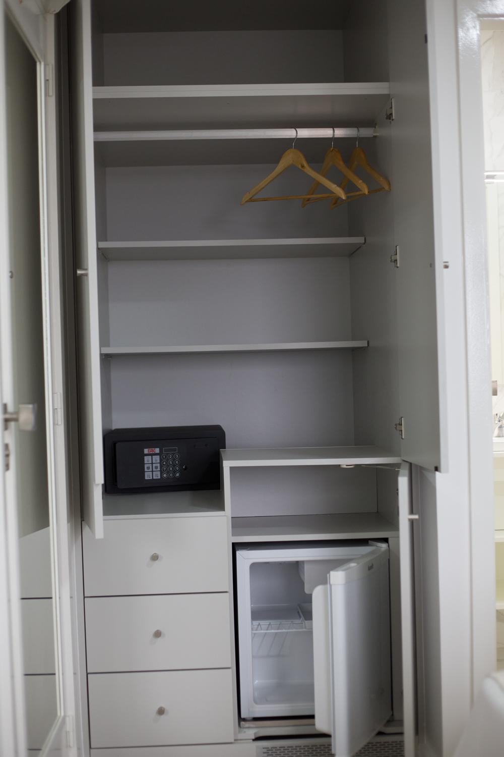 Double Room with Sea View - Photo 10
