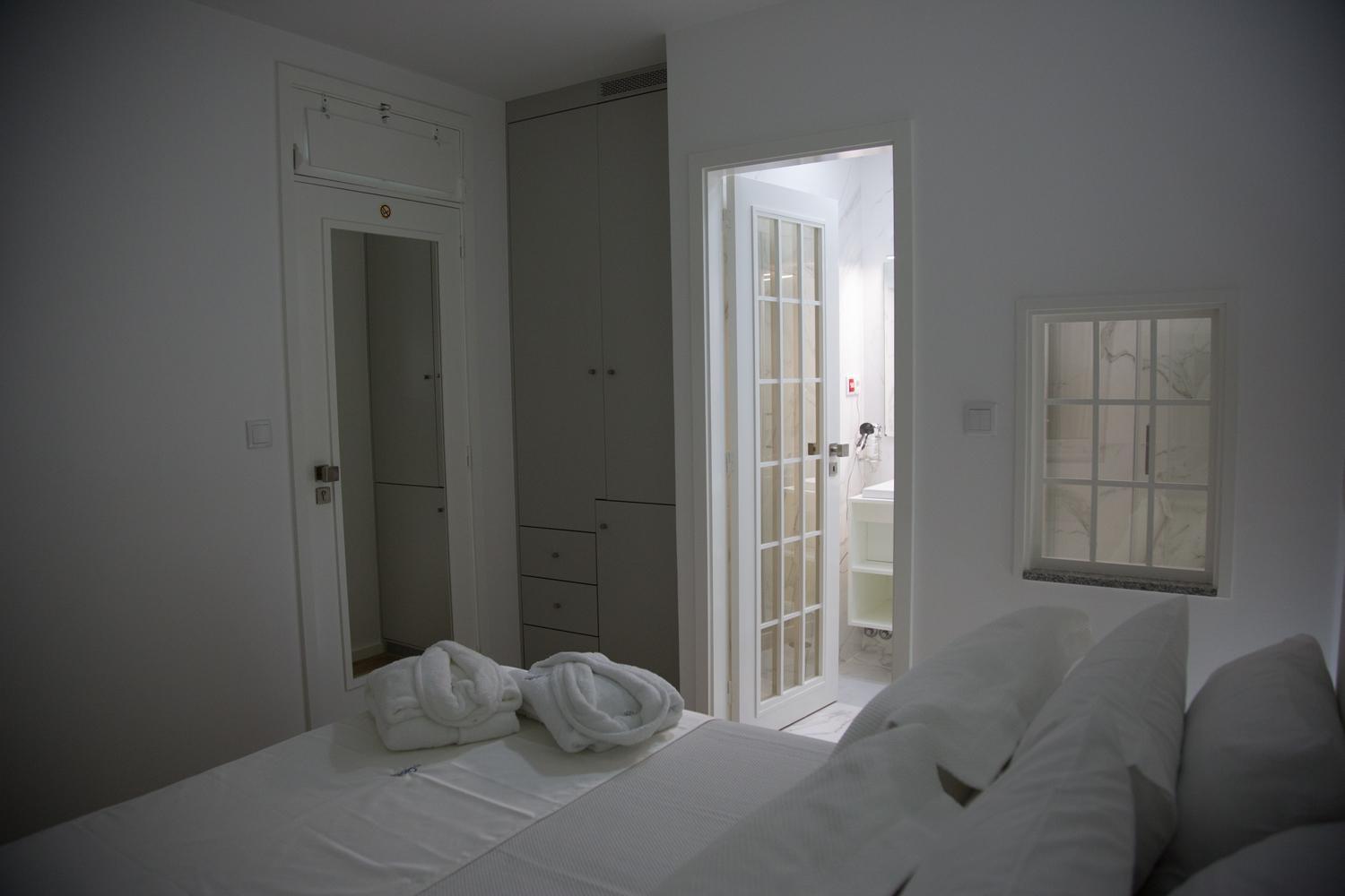 Double Room with Sea View - Photo 4