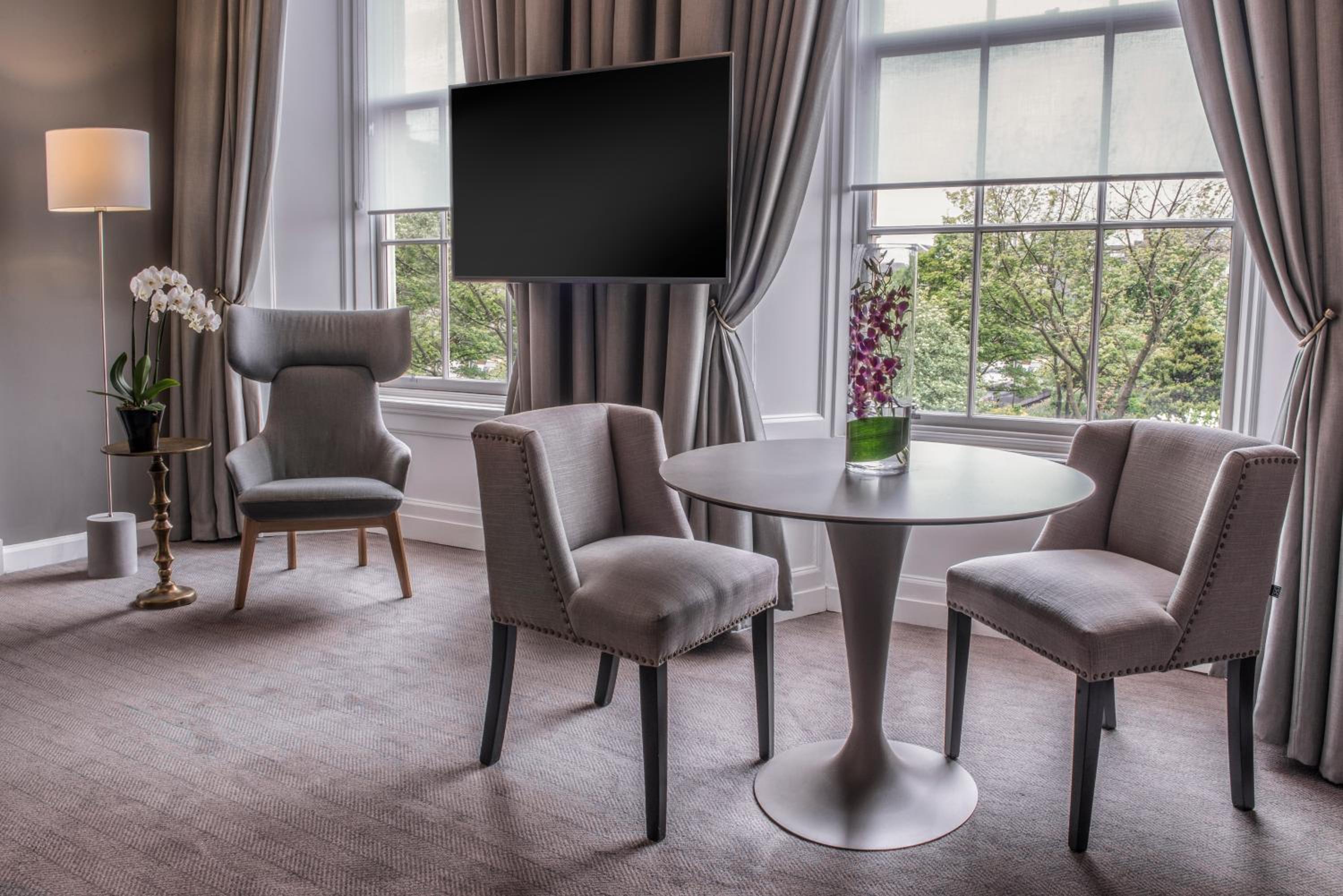 King Suite with Garden View - Photo 2