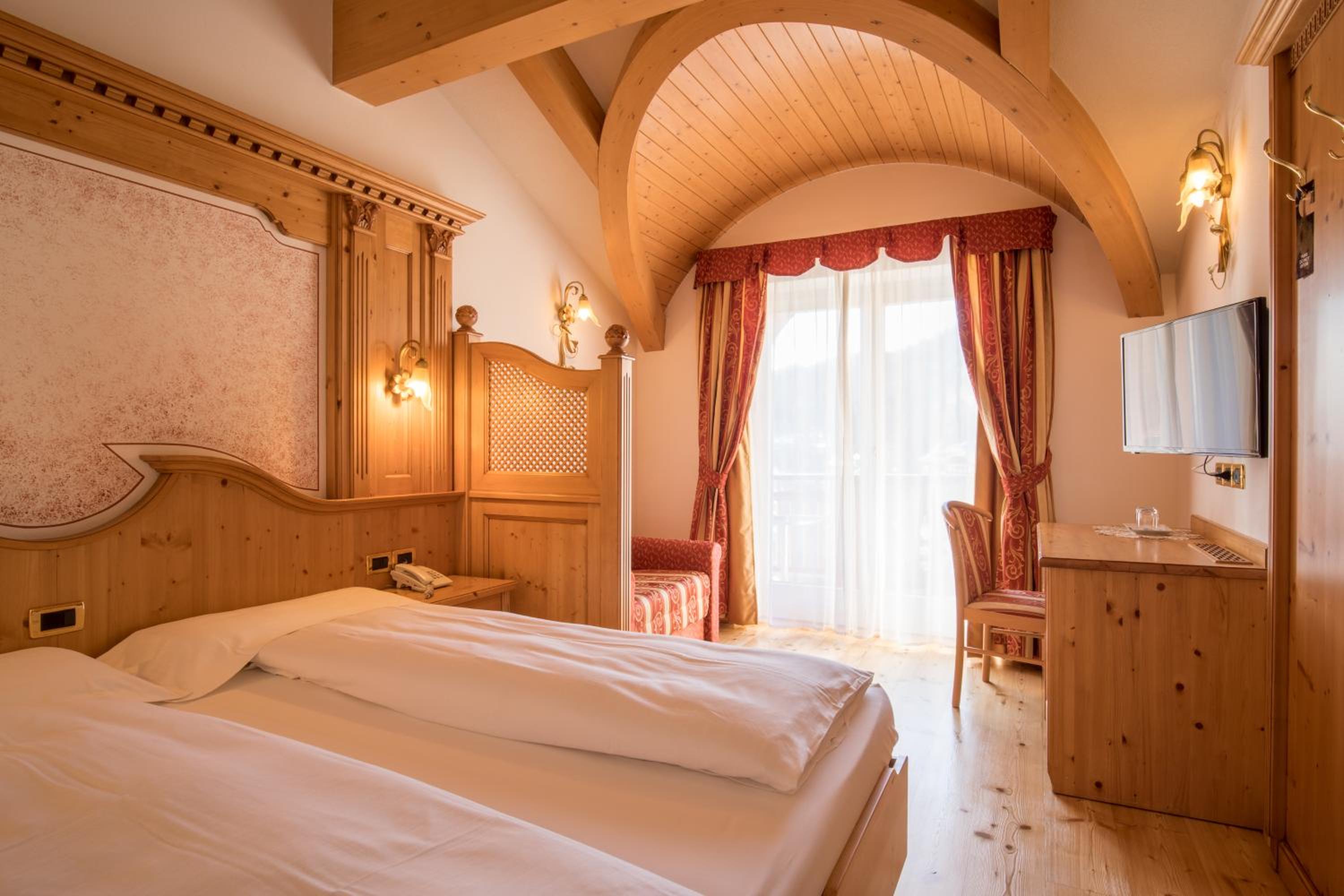 Superior Double or Twin Room with Mountain View - Photo 1