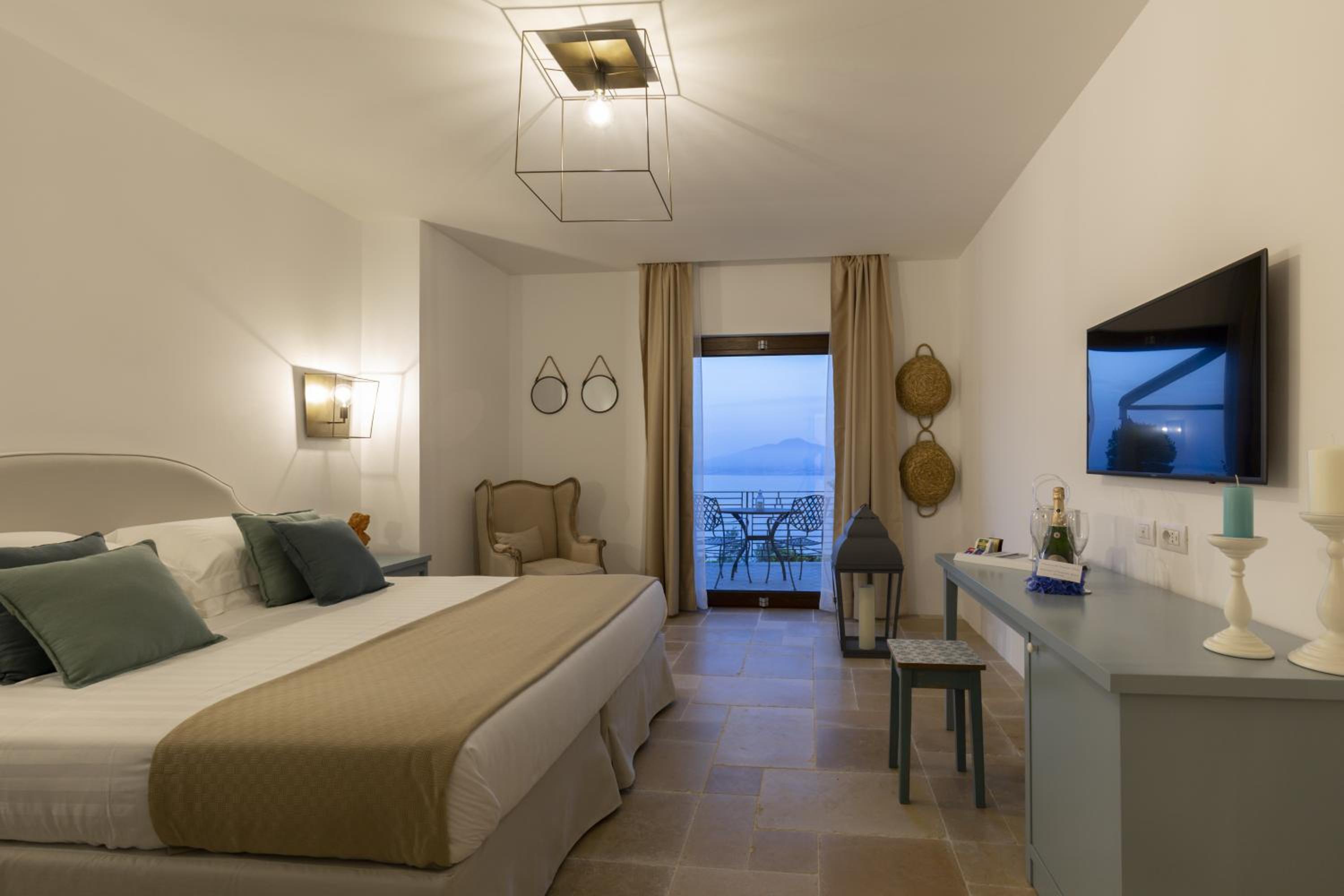 Deluxe Double or Twin Room with Sea View
