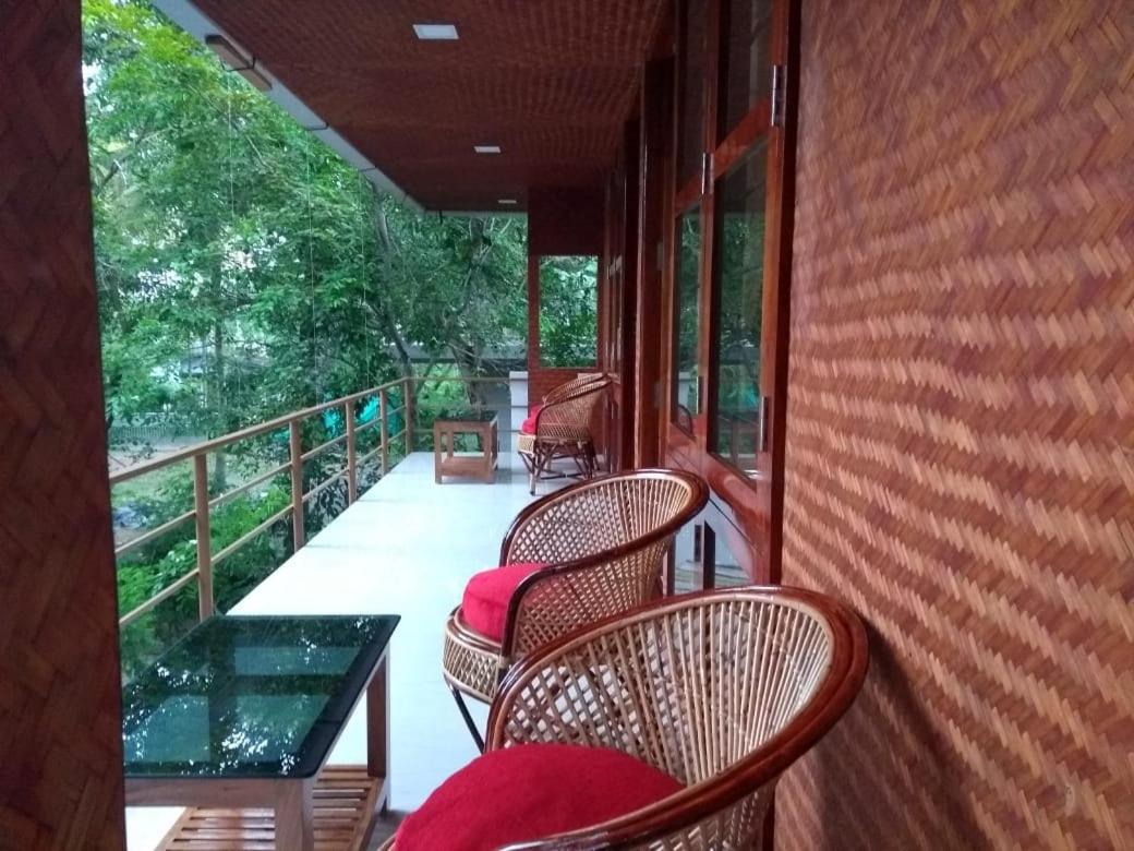 Deluxe Double or Twin Room with Balcony photo 2