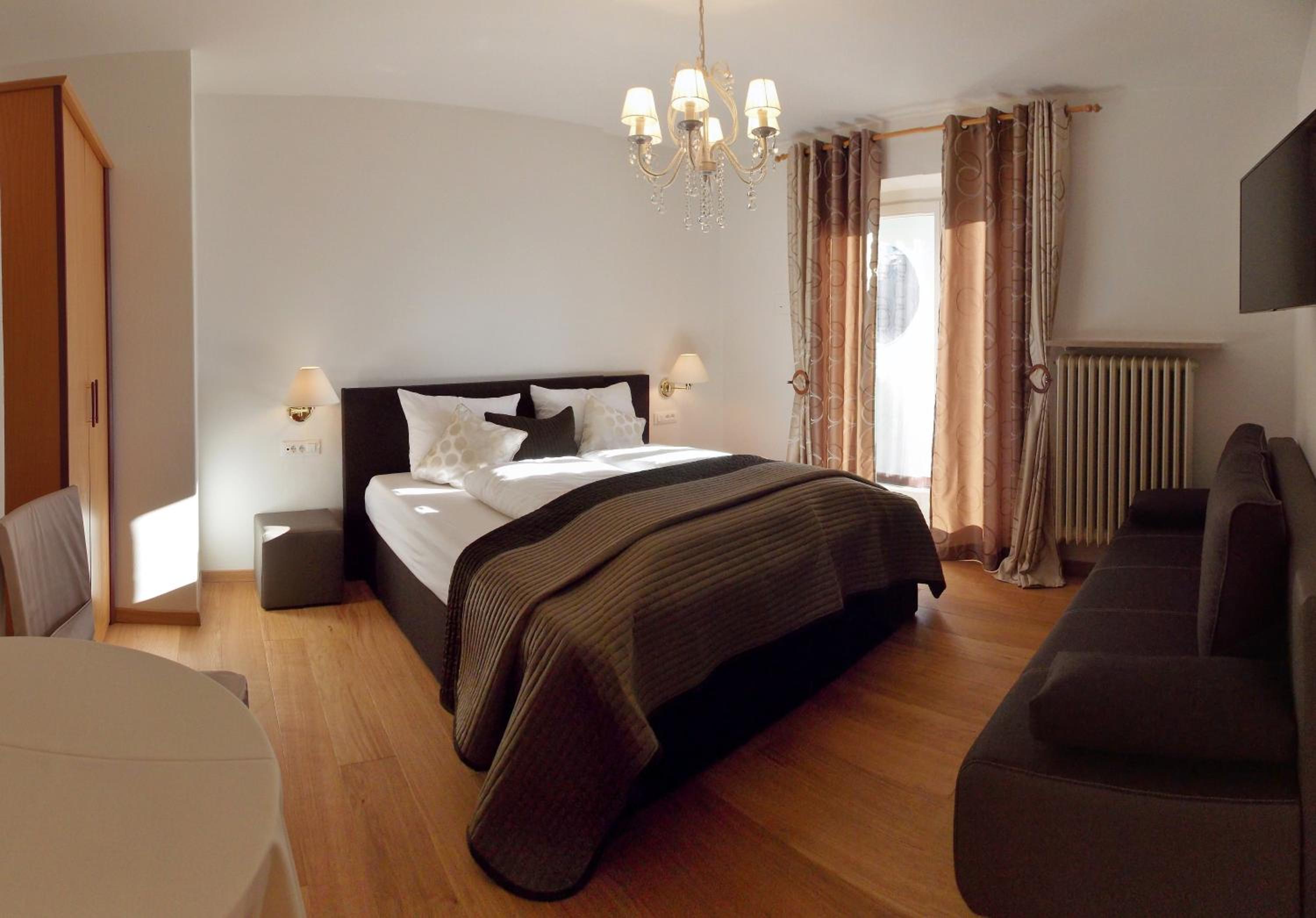 Classic Double Room with Balcony