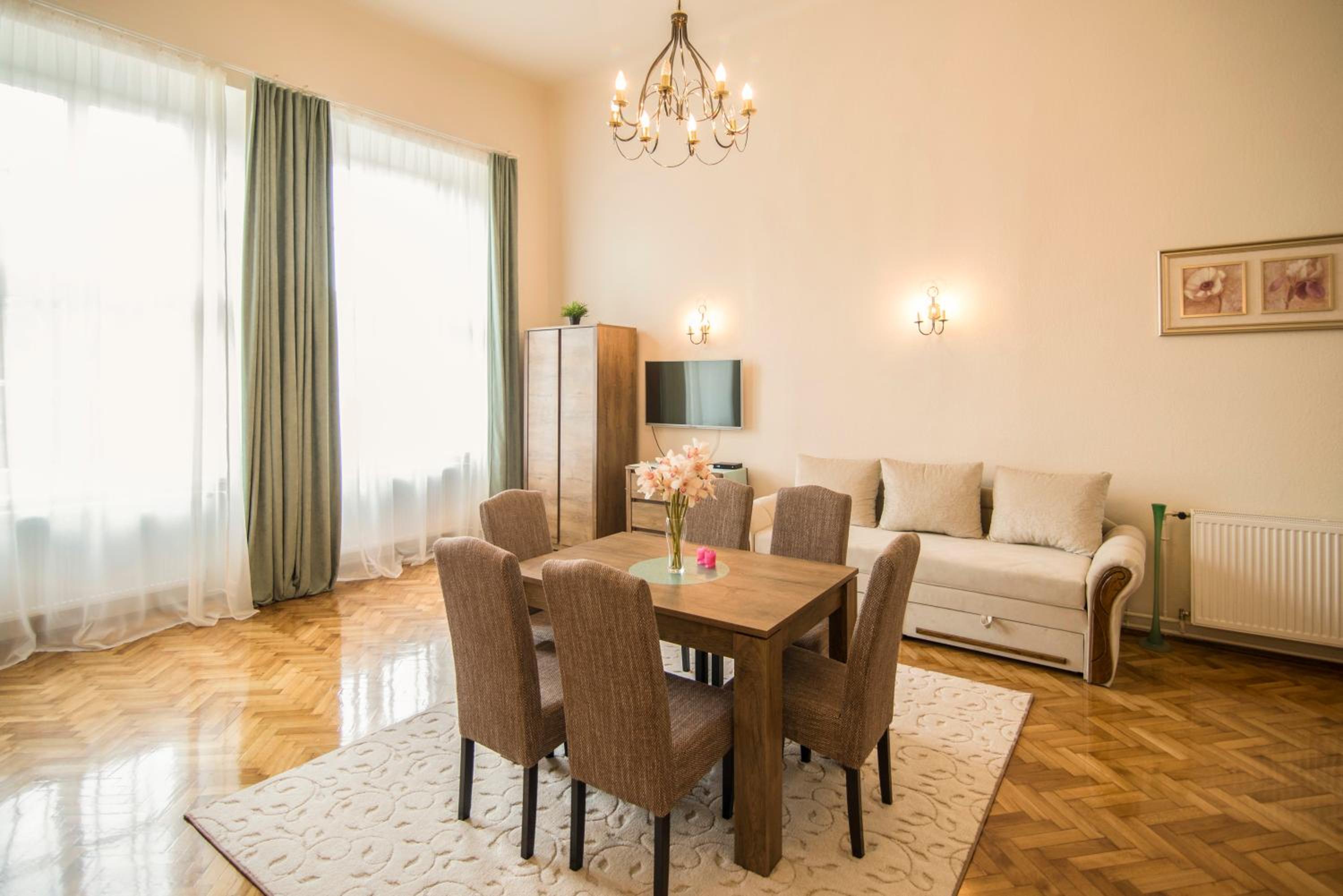 Apartment - Photo 32