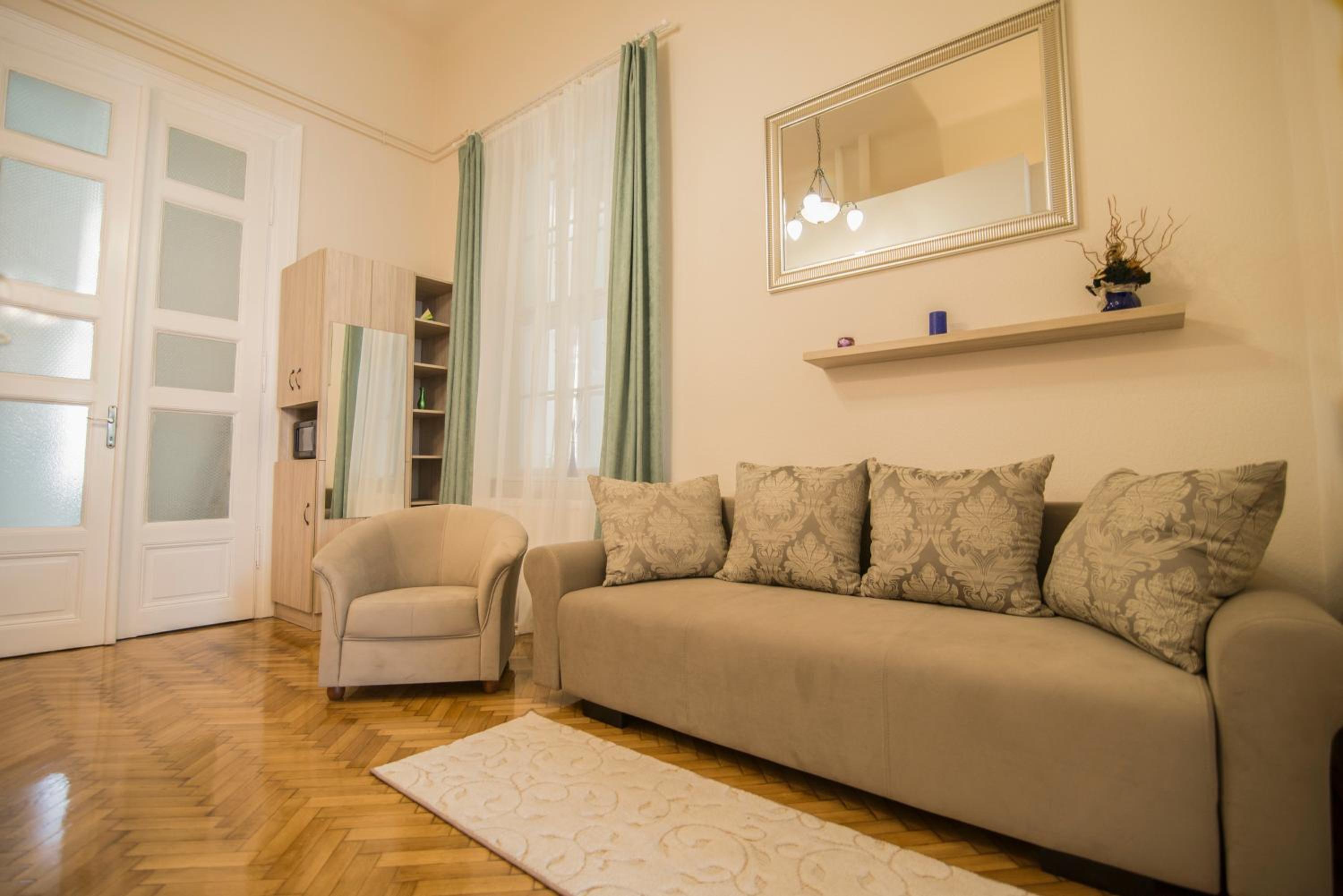 Apartment - Photo 25