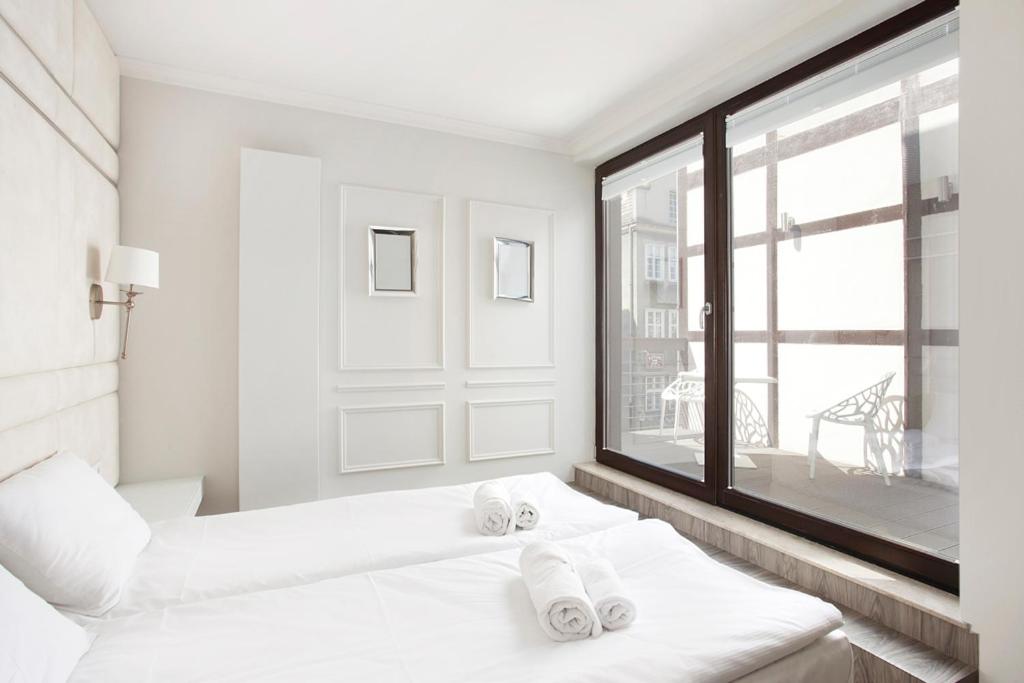 Double Room with Balcony - Photo 6