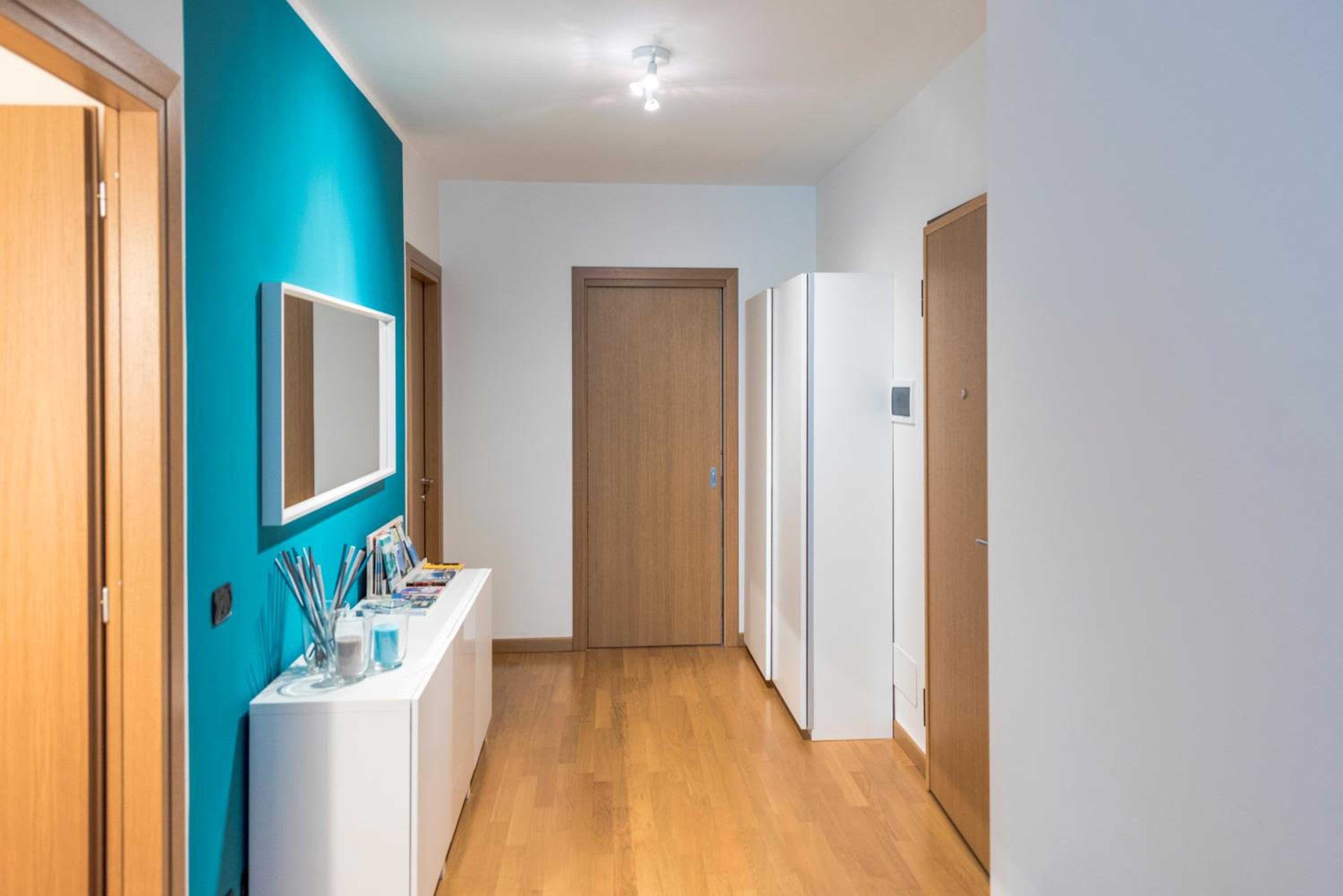 Two-Bedroom Apartment with Lake View photo 2