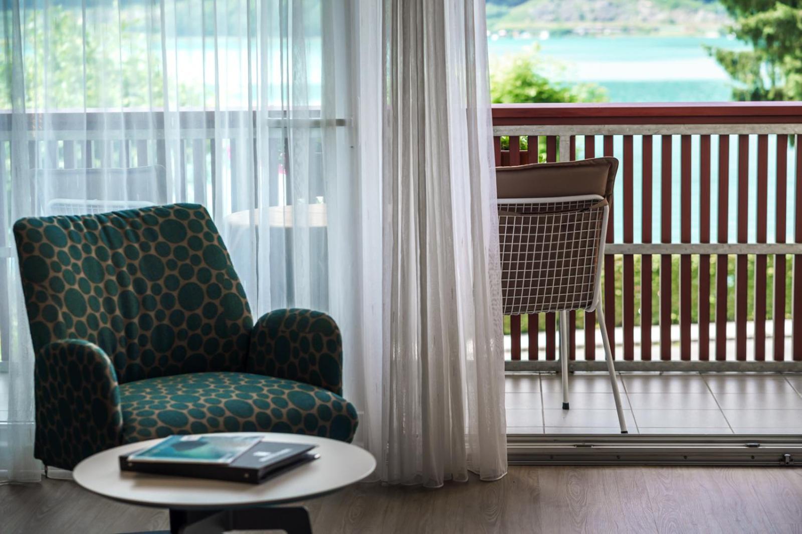 Deluxe Doubleroom with Balcony and Lake View photo 2