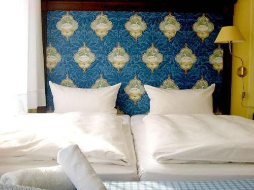 Twin Room Business