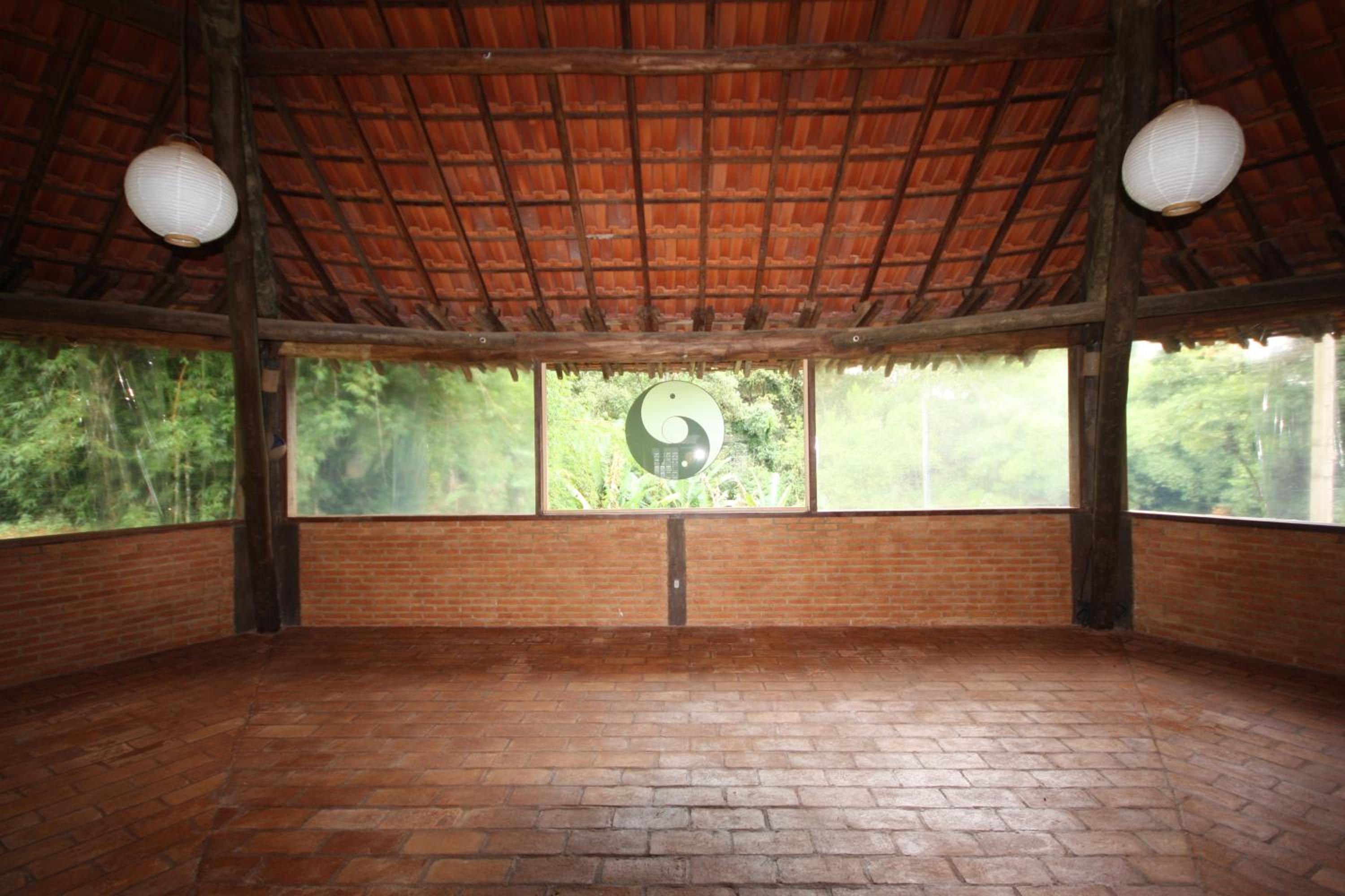 Seven-Bedroom House photo 2