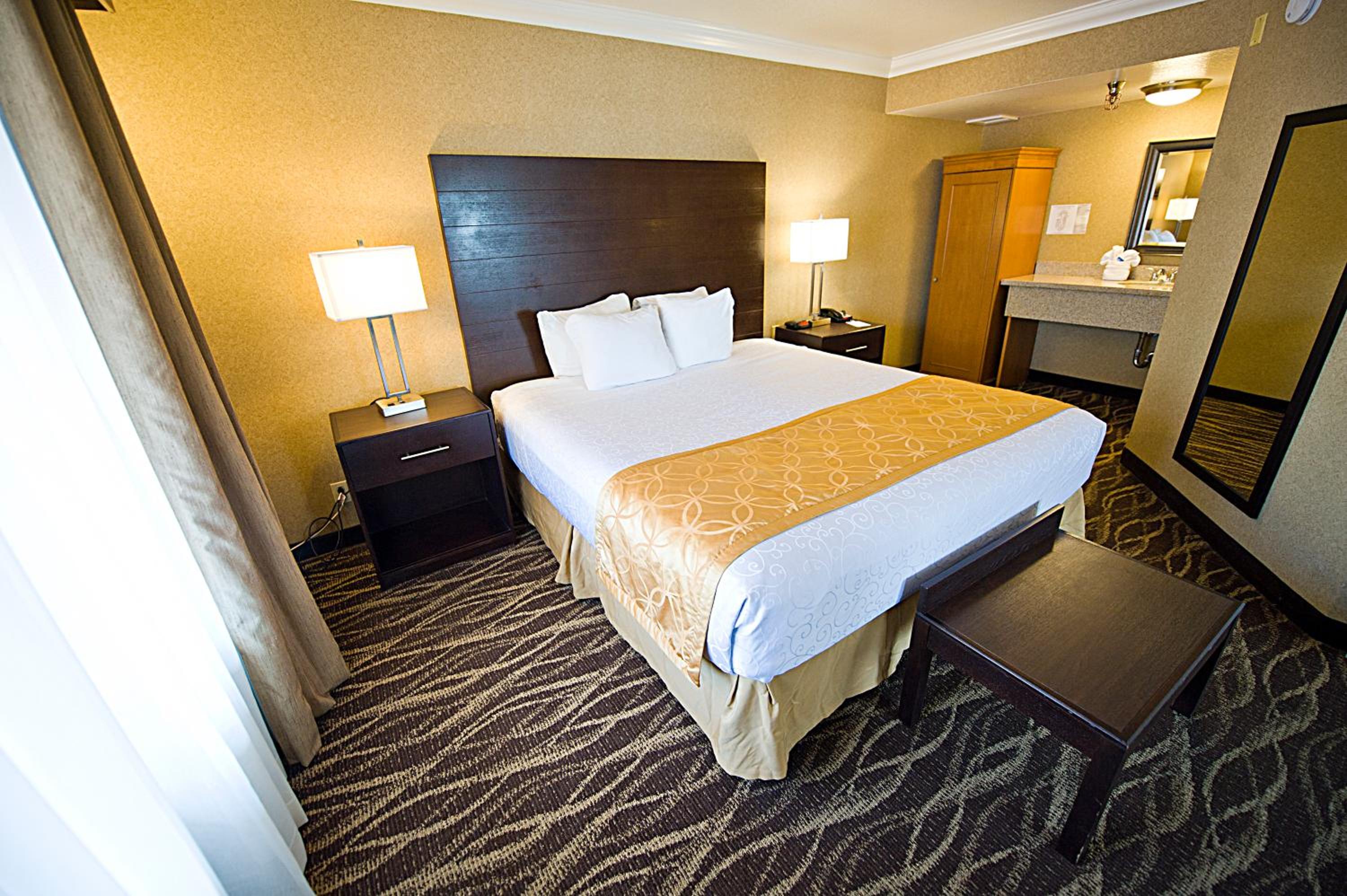 Standard King Room - Courtyard View photo 2